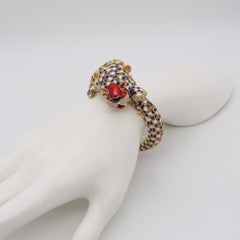 Frascarolo Bracelet tigre en or jaune 18 carats, émail, diamants et rubis, Italie, 1960