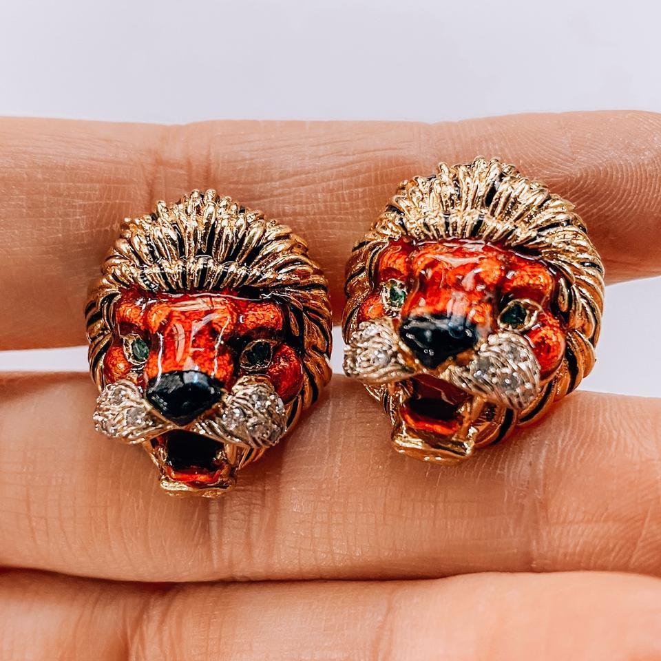 Frascarolo Gold and Red Enamel Diamond Lion Cufflinks In Good Condition In New York, NY