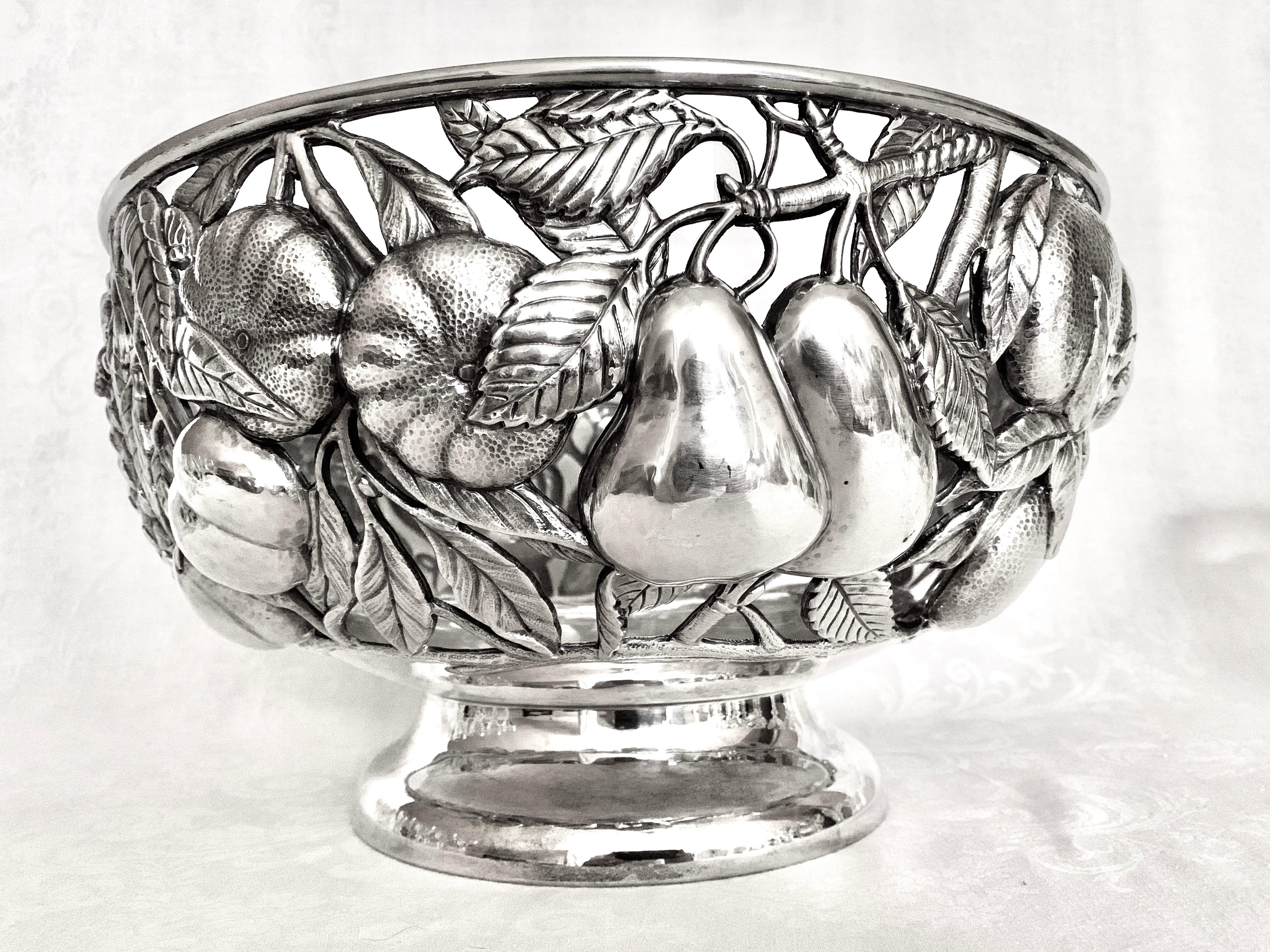 Mid-Century Modern Fratelli Cacchione Immense Sterling Silver Centerpiece Bowl, Milan, Italy, 1960s For Sale