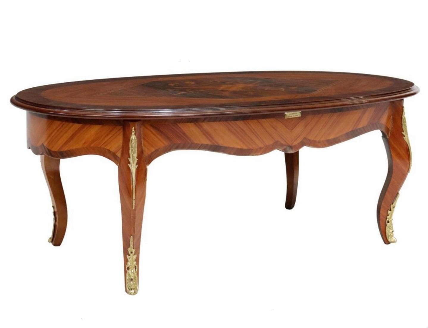 Signierter italienischer Couchtisch im Louis-XV-Stil von Fratelli Cattaneo (Italienisch) im Angebot