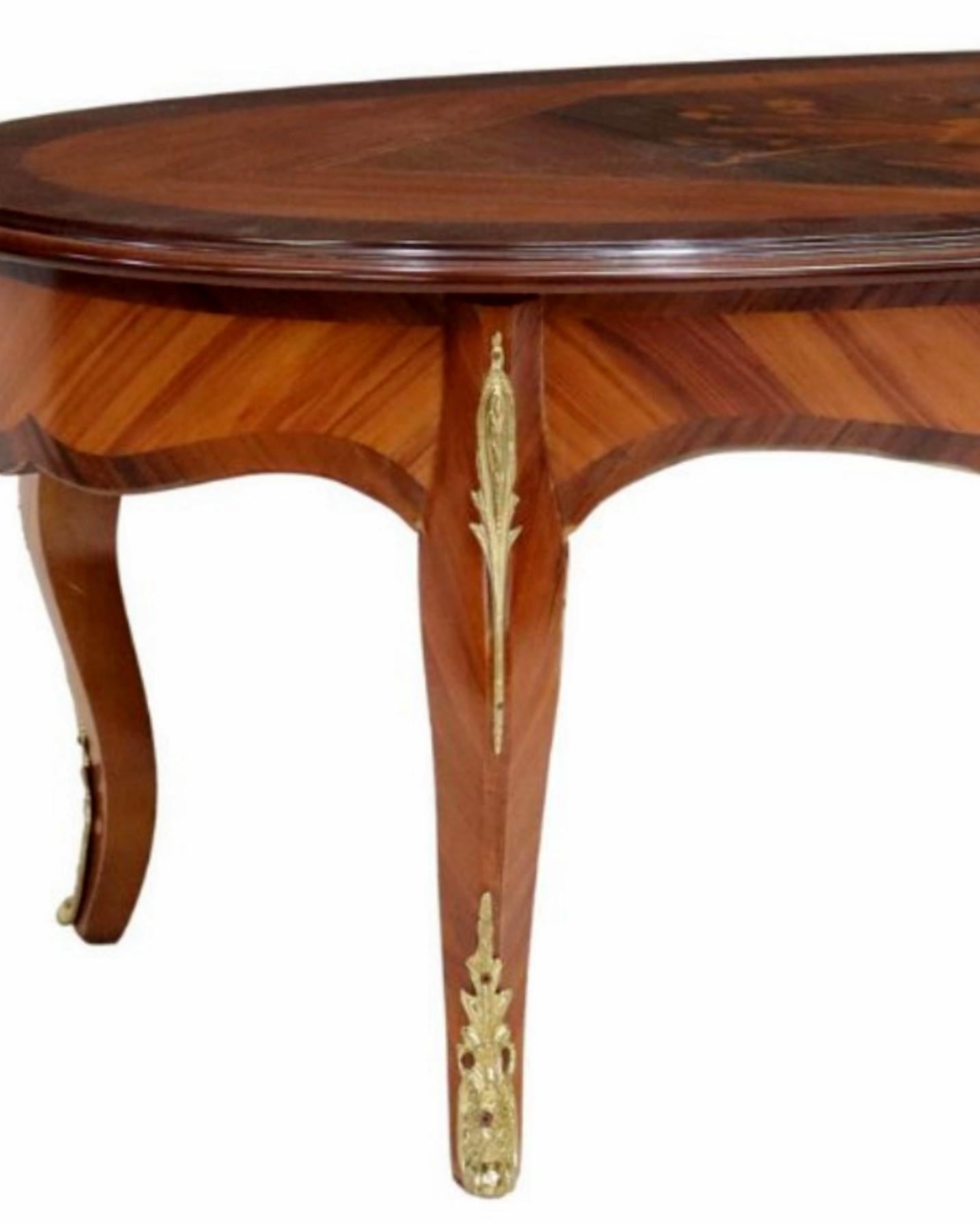 Signierter italienischer Couchtisch im Louis-XV-Stil von Fratelli Cattaneo (20. Jahrhundert) im Angebot
