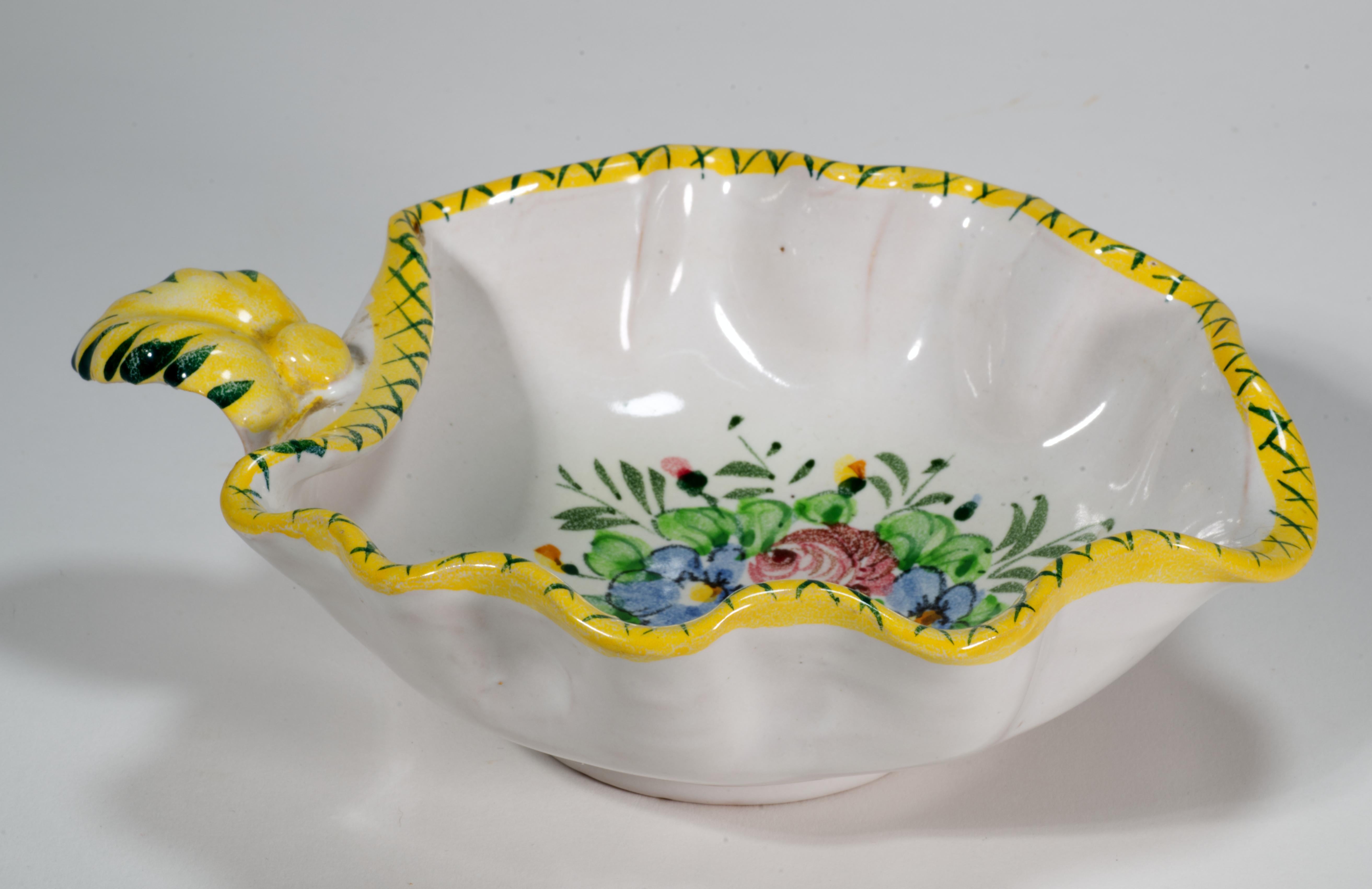 Fatto a mano Ciotola in maiolica con manico dei Fratelli Fanciullacci, Italia, metà del secolo scorso in vendita