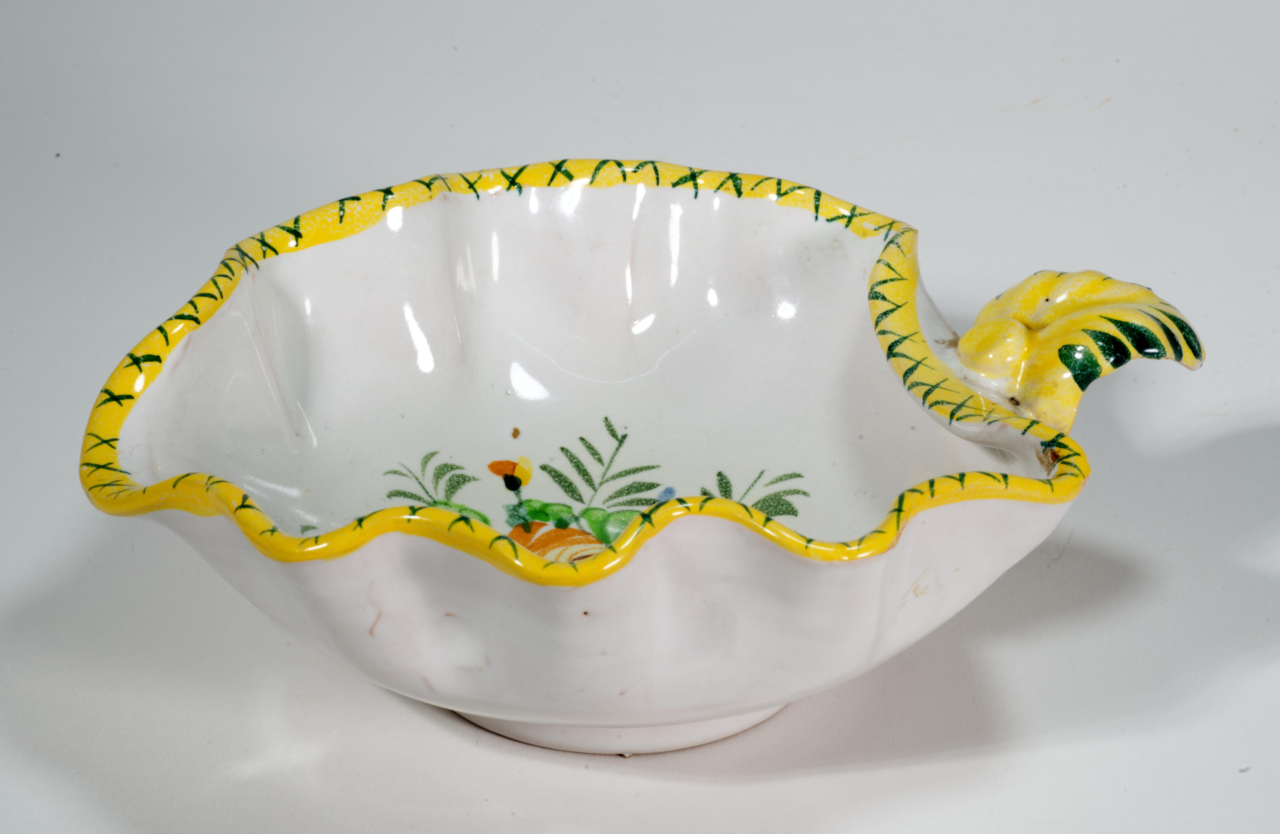 XX secolo Ciotola in maiolica con manico dei Fratelli Fanciullacci, Italia, metà del secolo scorso in vendita