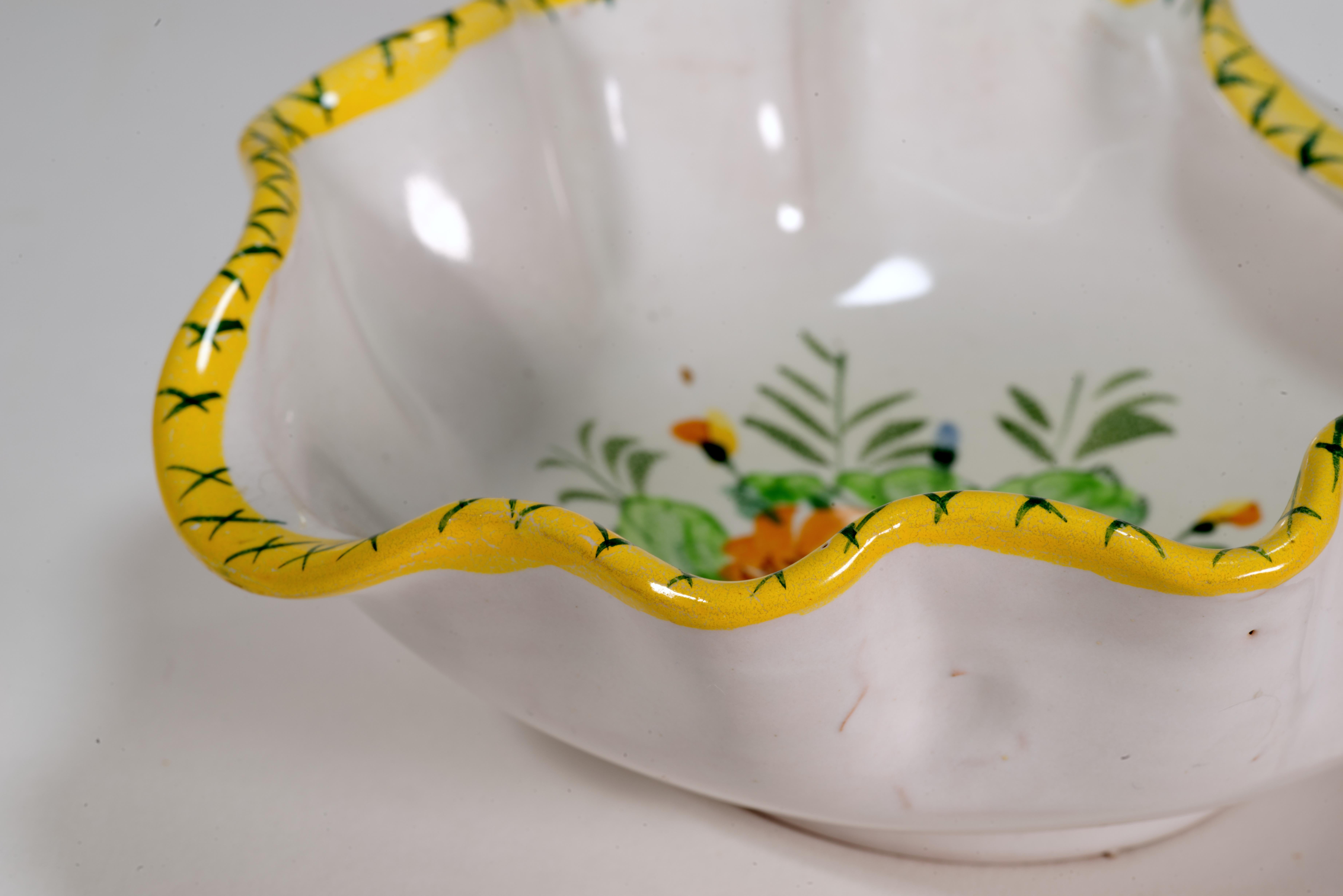 Ciotola in maiolica con manico dei Fratelli Fanciullacci, Italia, metà del secolo scorso in vendita 1