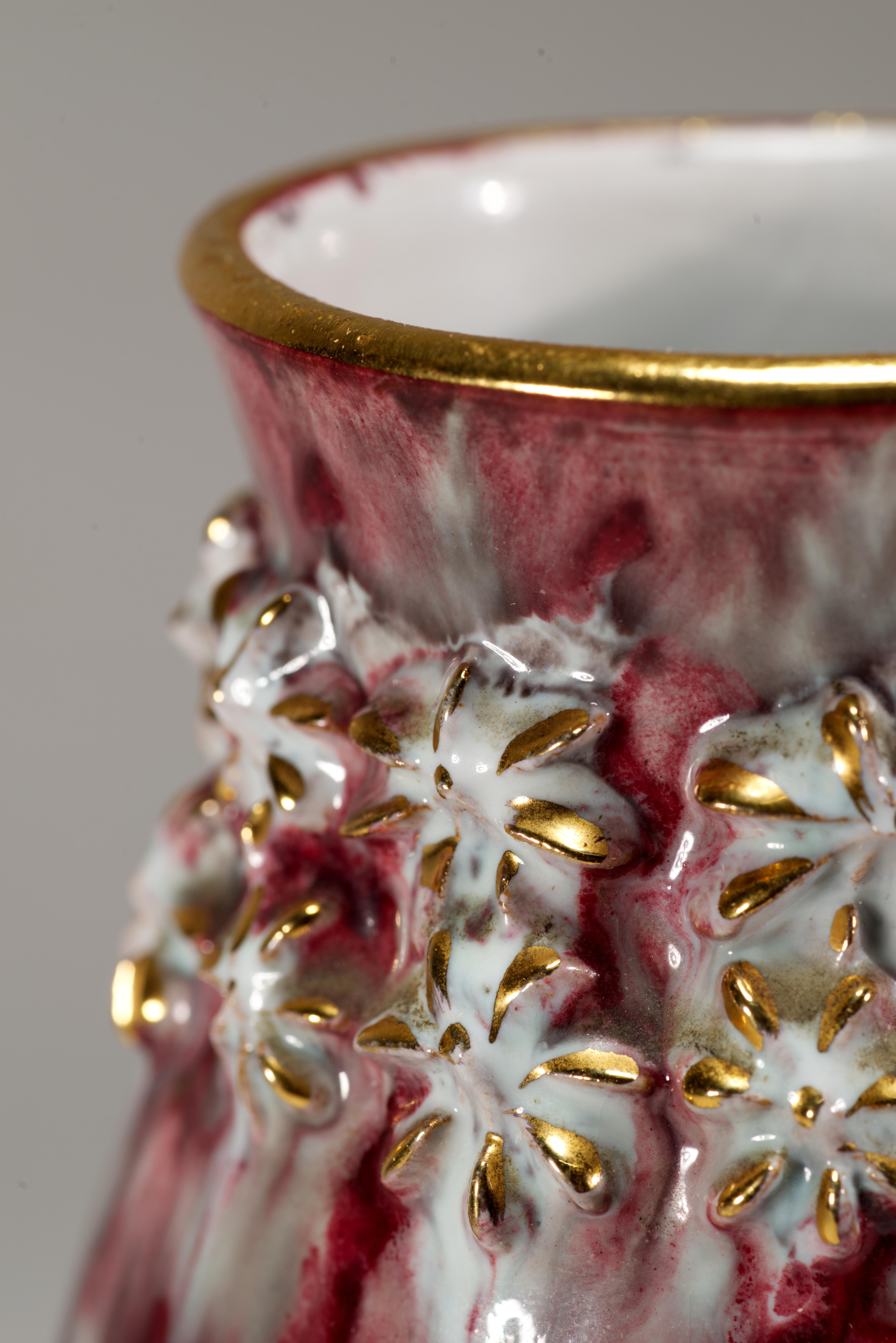 Vase en majolique Fratelli Fanciullacci avec décor en relief, Italie, milieu du siècle dernier en vente 1