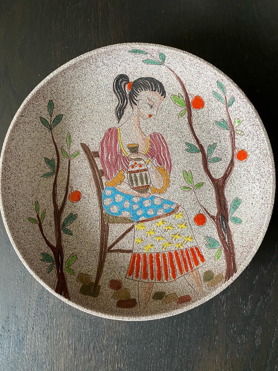 Fratelli Fanciullacci Pottery: during the first half of the 20th century the firm slowly branched out into a rich repertoire of artistic products. The family understood the pulse of the Italian people as well as that of consumers in America, the