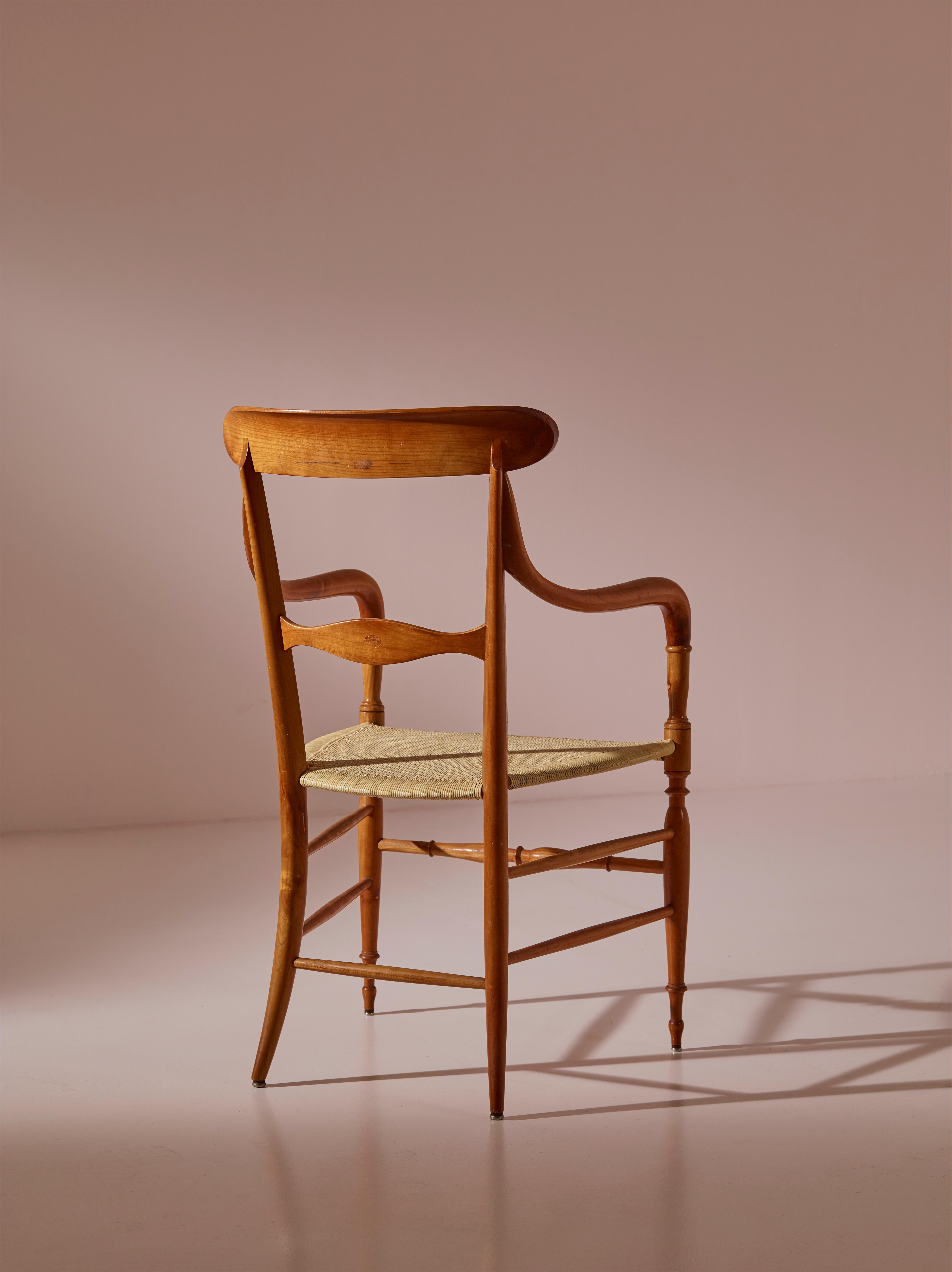Straw Fratelli Levaggi pair of cherrywood Campanino chairs, Chiavari, Italy, 1960s For Sale