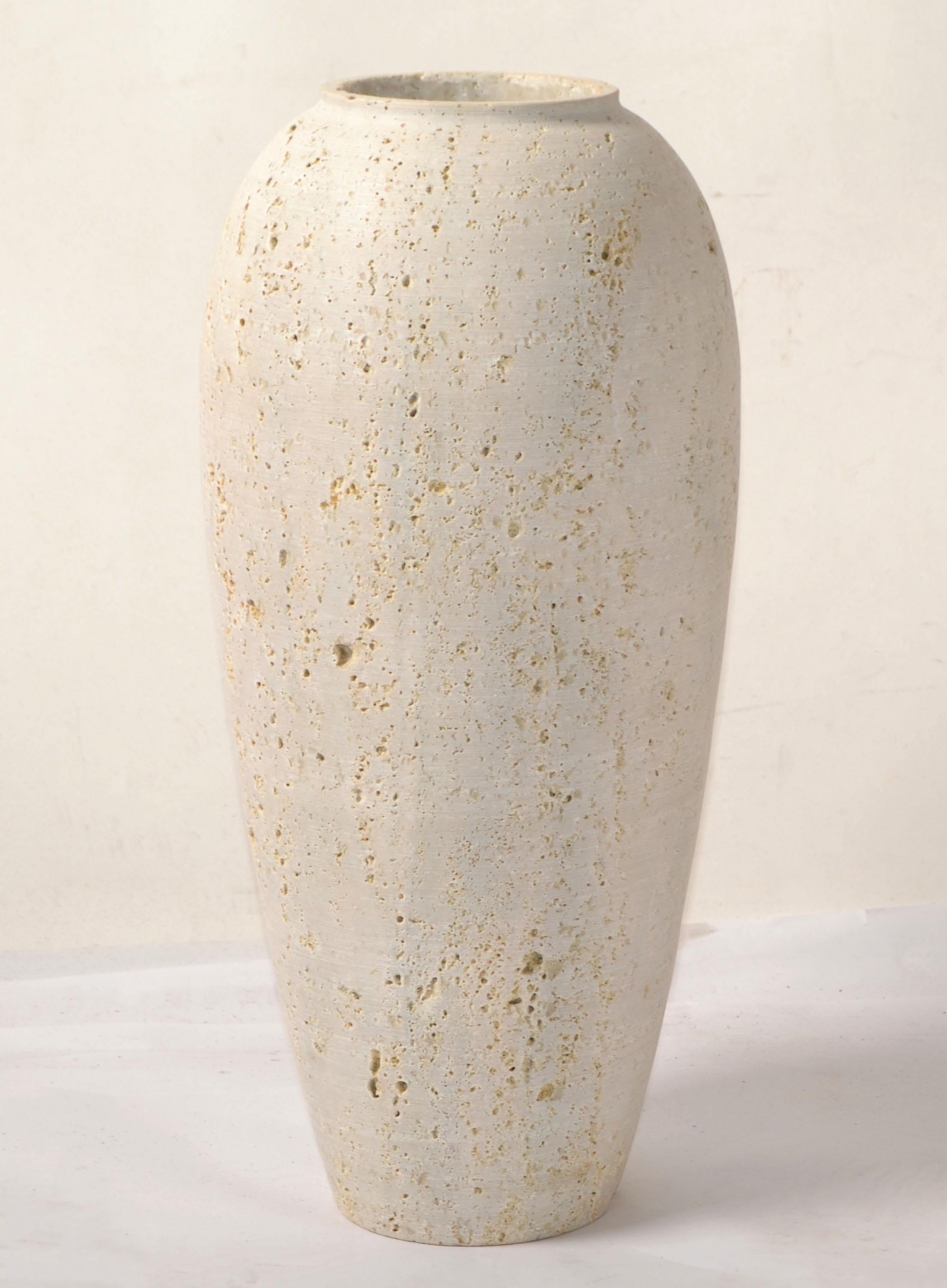 Fratelli Manelli Stil Venetia Classic Travertin Stein Kegel Vase Raymor Italien im Angebot 5