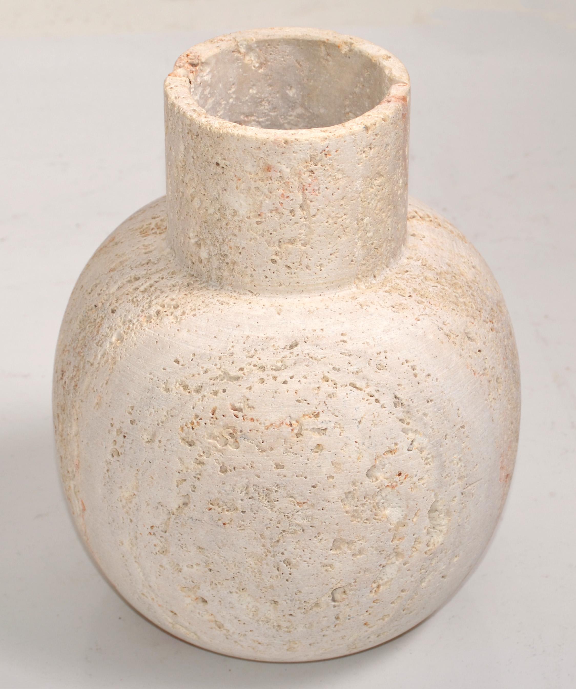 Organic Modern Fratelli Manelli Style Venetia Classic Travertine Stone Round Vase Raymor Italy  For Sale