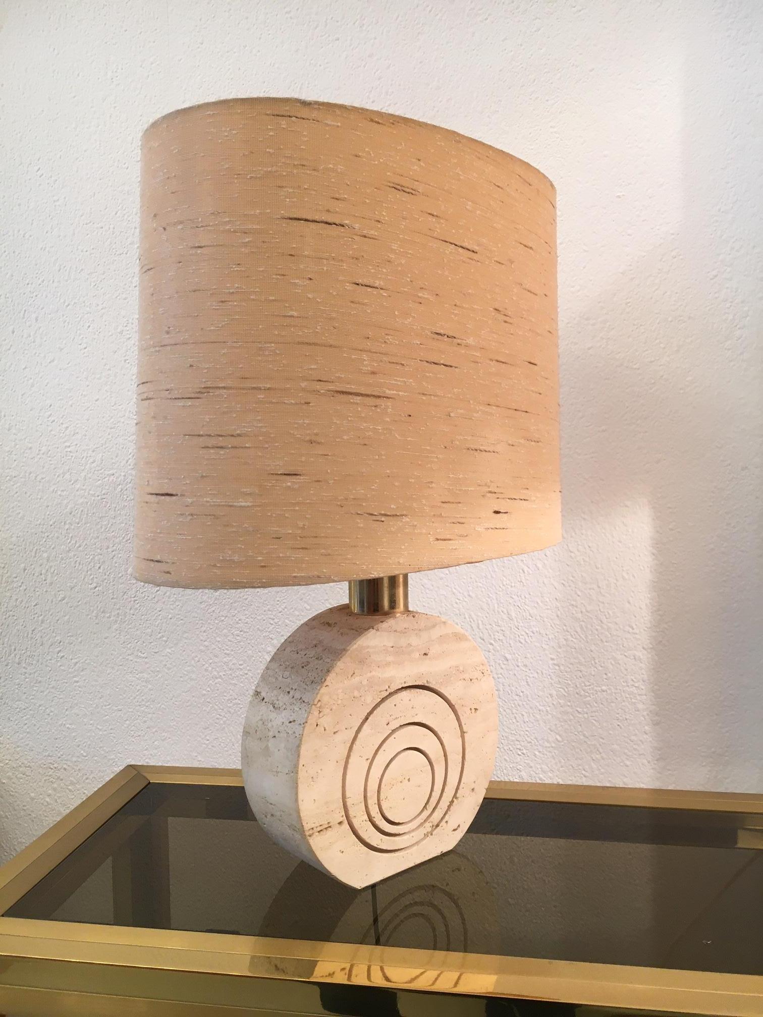 Travertin and oval silk shade table lamp by Fratelli Manellli, Italy, circa 1970s
Very good condition.
    