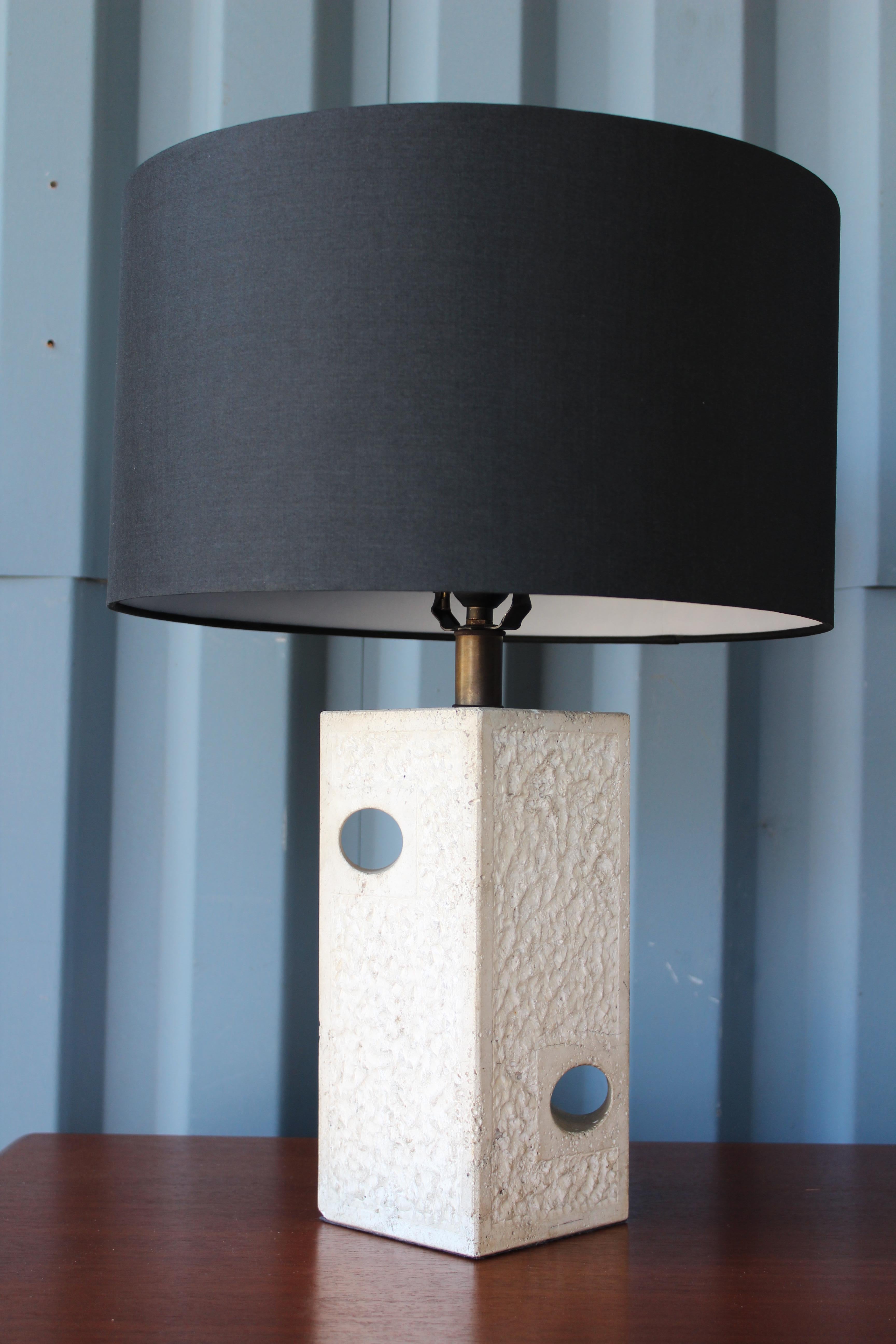 Late 20th Century Fratelli Manelli Travertine Lamp, Italy, 1970s.