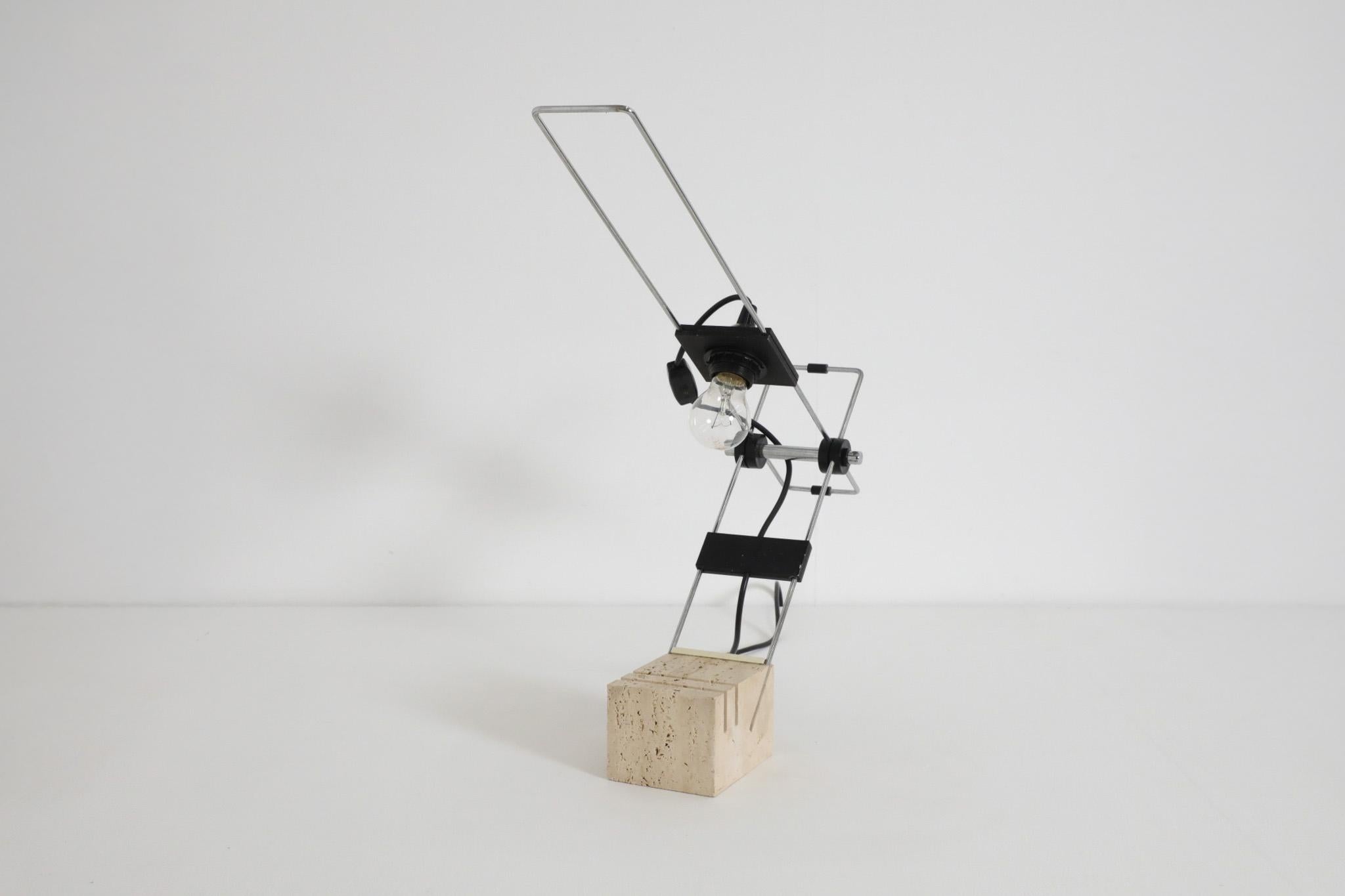 Italienische Tischlampe aus Travertin und Chrom von Fratelli Mannelli, 1970er Jahre im Zustand „Gut“ im Angebot in Los Angeles, CA