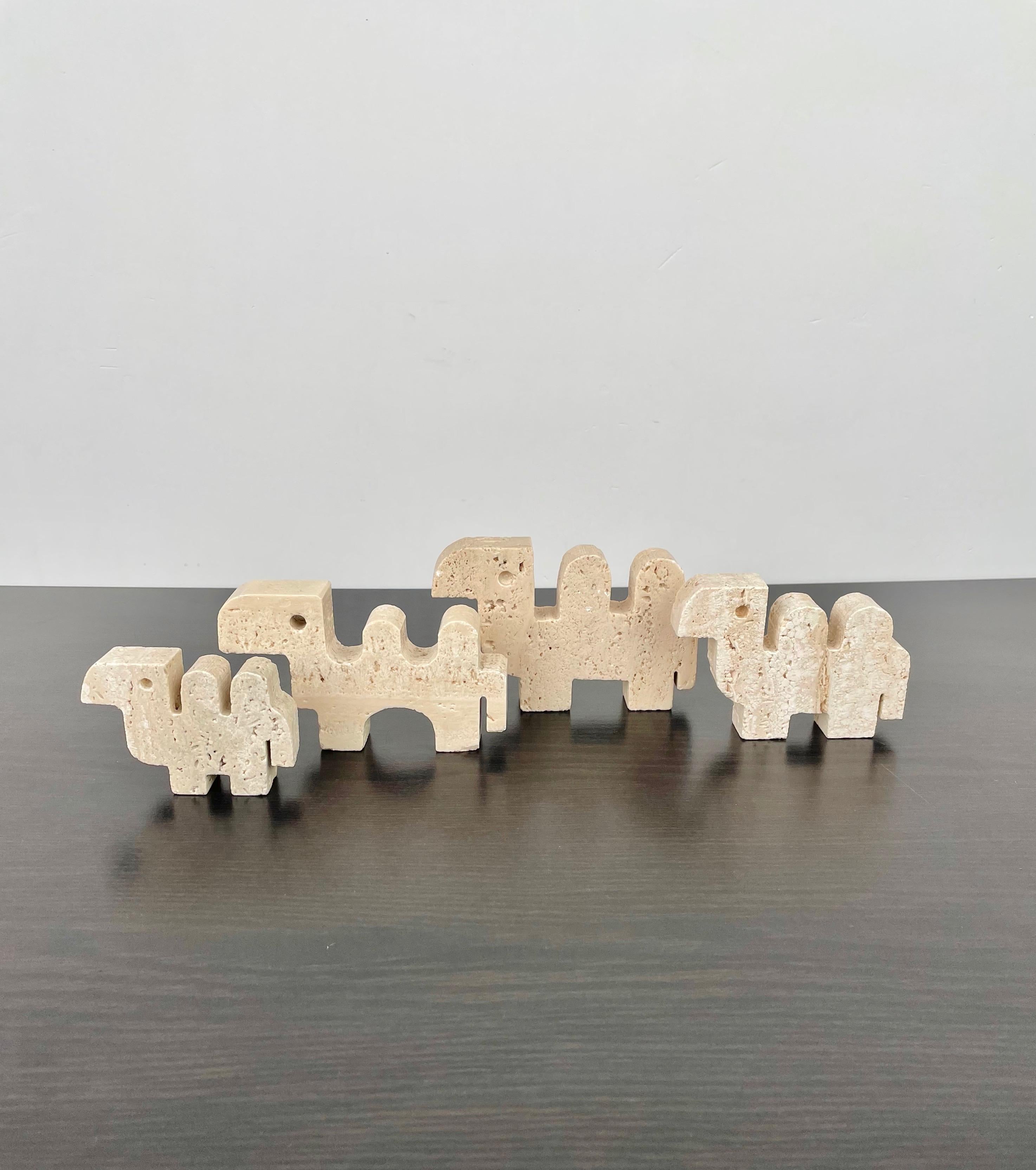 Fratelli Mannelli Set of Four Camel Sculpture in Travertine, Italy, 1970s In Good Condition In Rome, IT