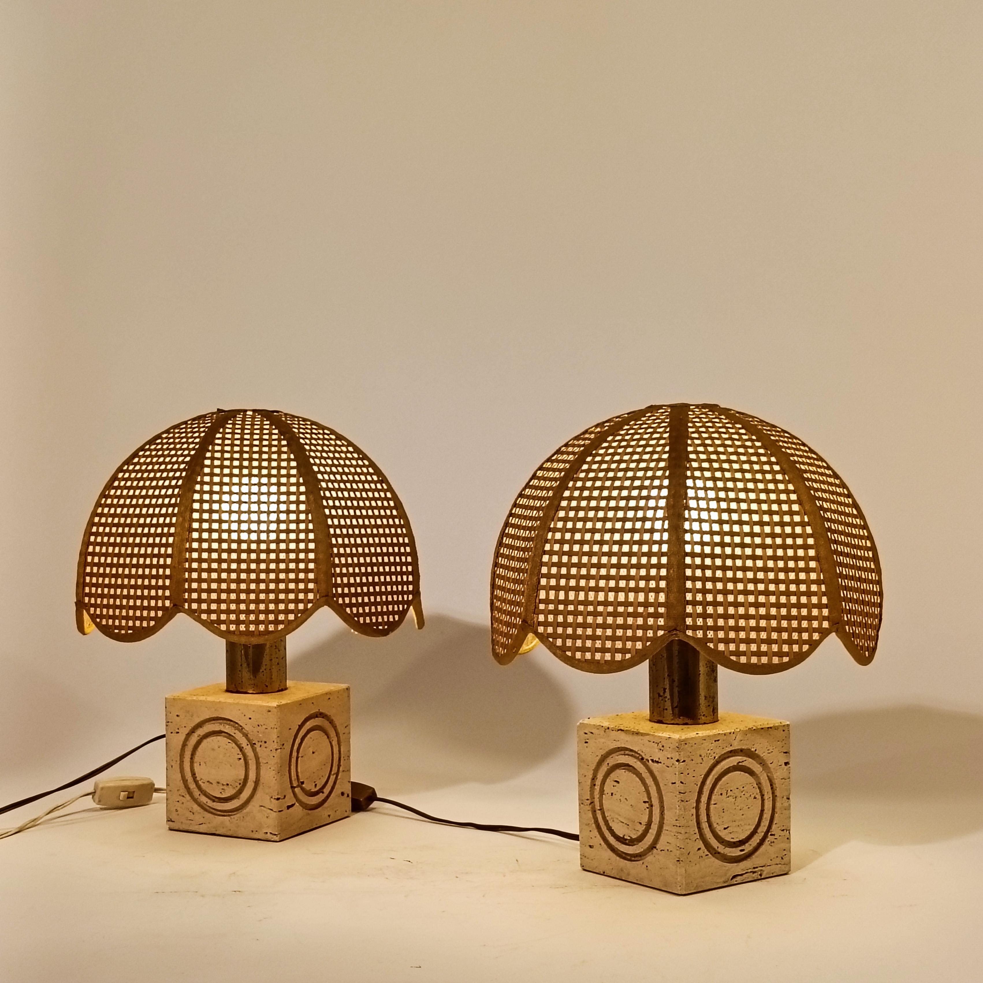 Fabric Fratelli Mannelli travertine Post-Modern table lamps, Italy, 1970s For Sale