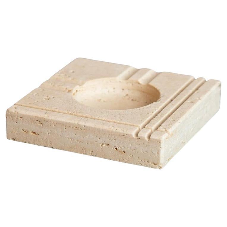 Fratelli Mannelli Quadratischer Aschenbecher aus Travertin im Angebot