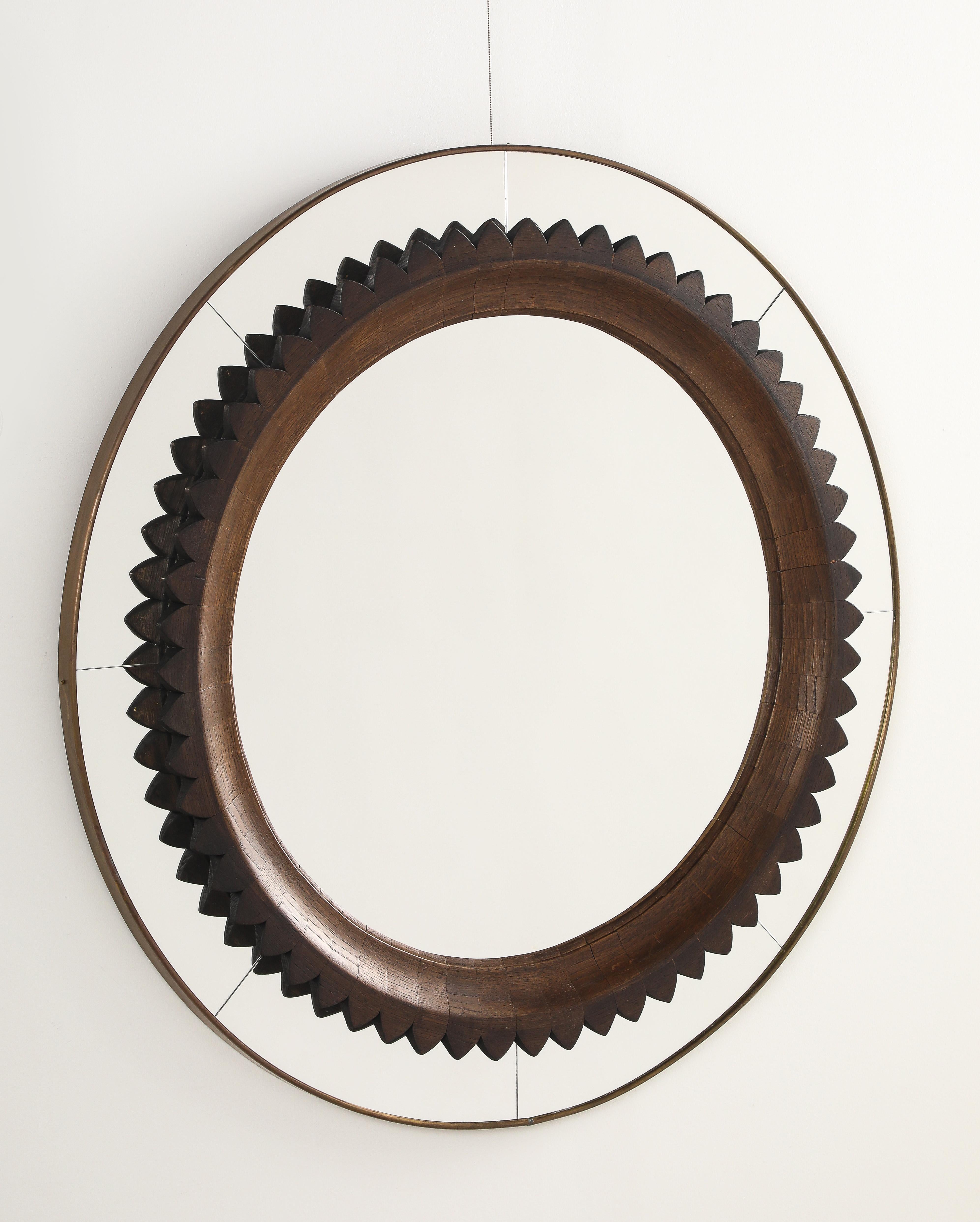 Miroir en noyer sculpté à la main par Fratelli Marelli pour Framar, Italie, vers 1940 Bon état - En vente à New York, NY