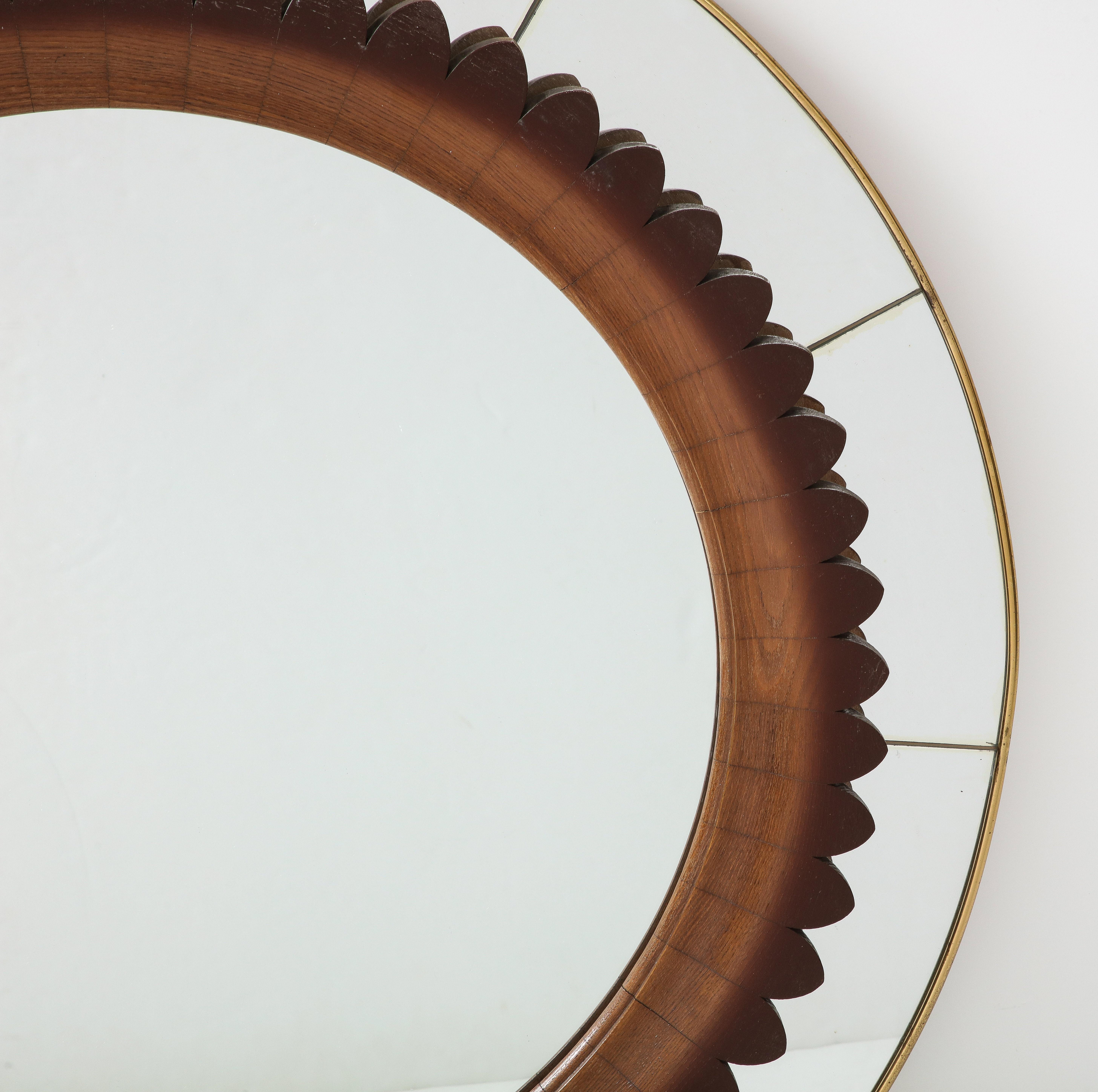 Mid-20th Century Fratelli Marelli Rare Round Carved Walnut and Brass Wall Mirror, Italy, 1950s For Sale