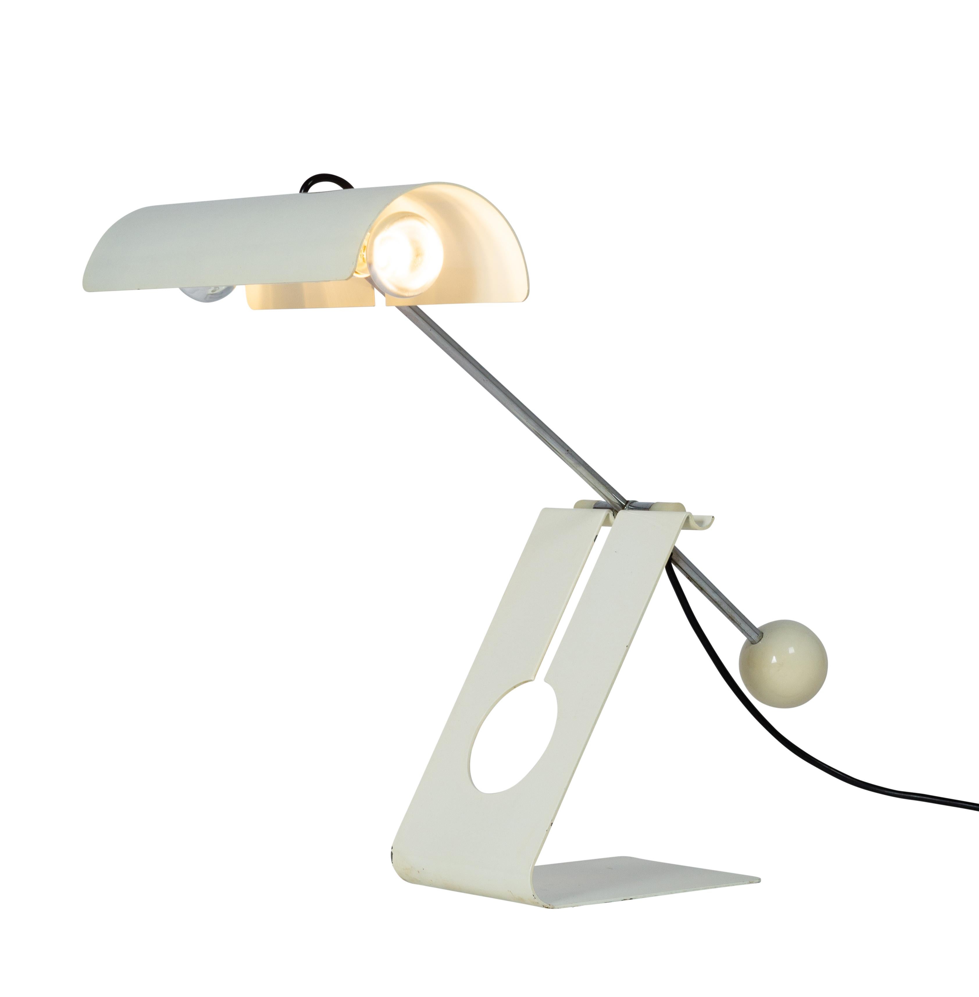 Fratelli Martini by Mauro Martini desk lamp “Picchio” Italy,

design and functionality are completely thought out. the counterbalance weight is adjusted to pass through the upright. the lampshade is also fully adjustable. the options are endless,