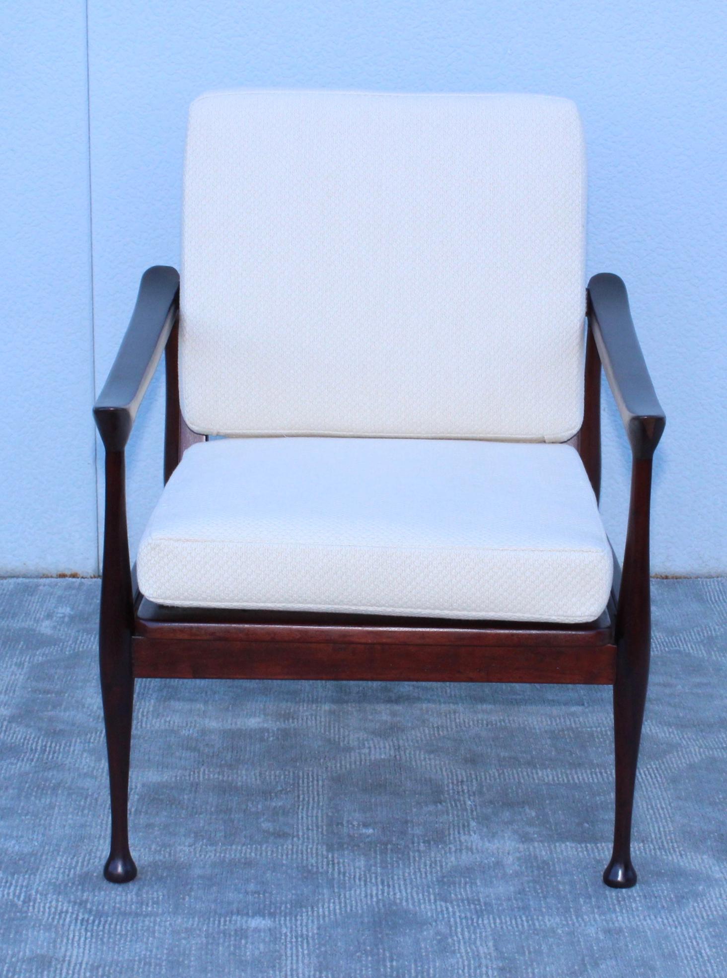 Fratelli Reguitti Attributed Italian Walnut Lounge Chairs 5
