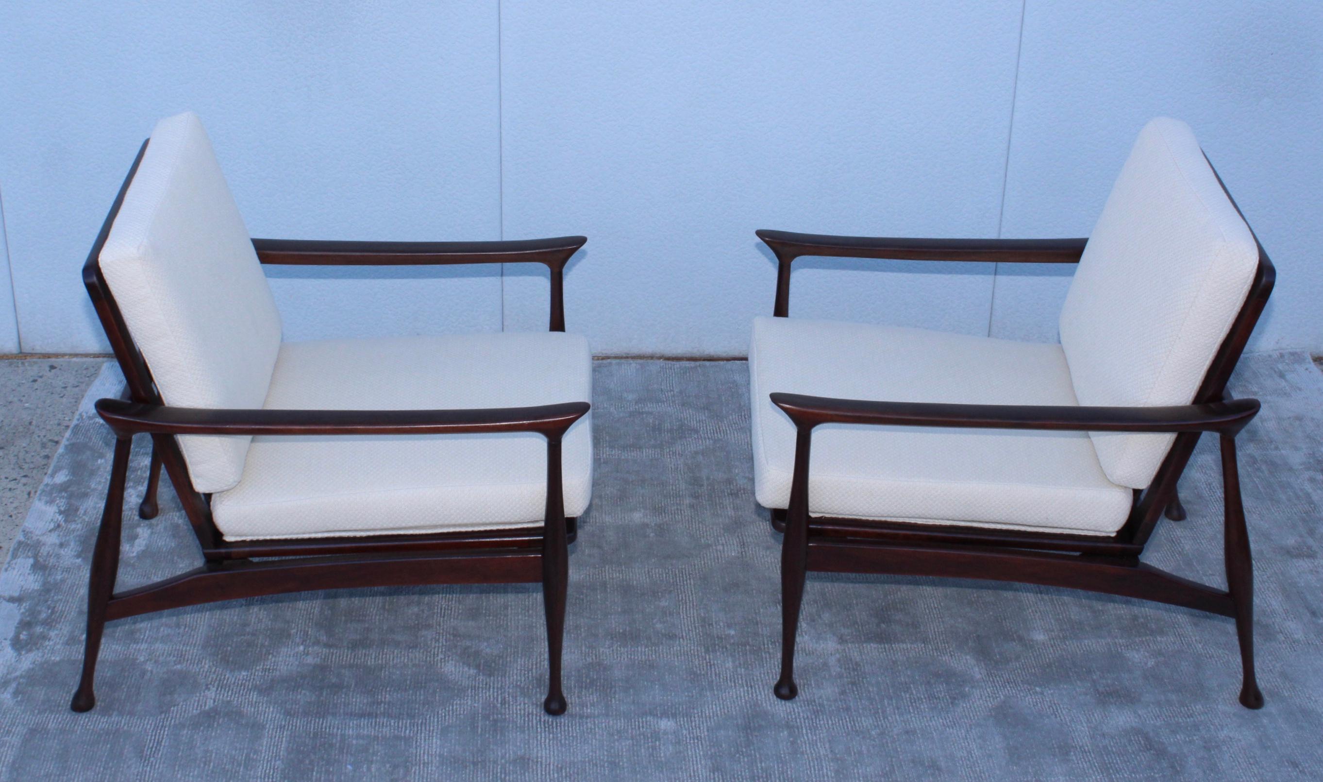 Mid-20th Century Fratelli Reguitti Attributed Italian Walnut Lounge Chairs