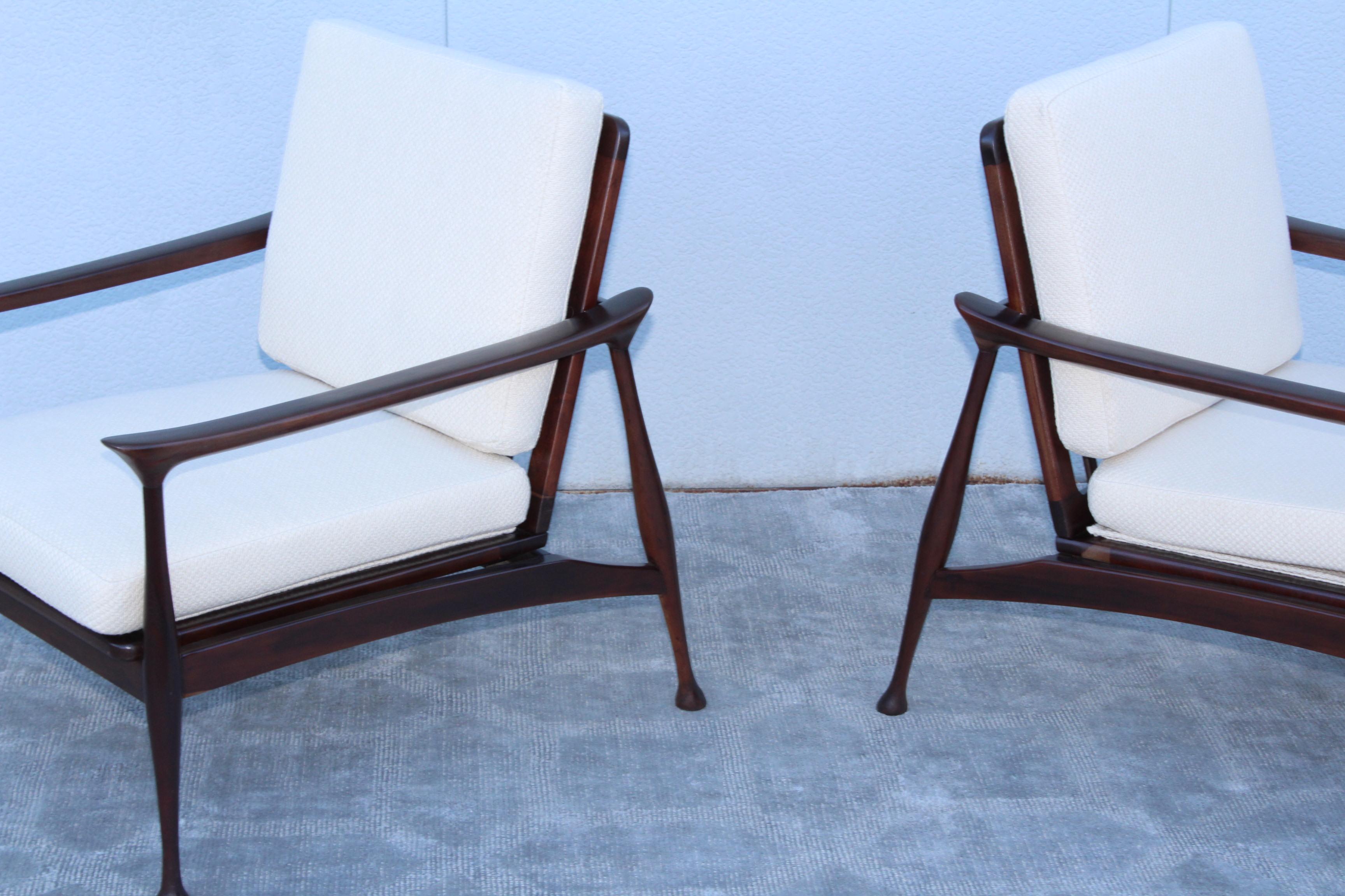 Fratelli Reguitti Attributed Italian Walnut Lounge Chairs 2