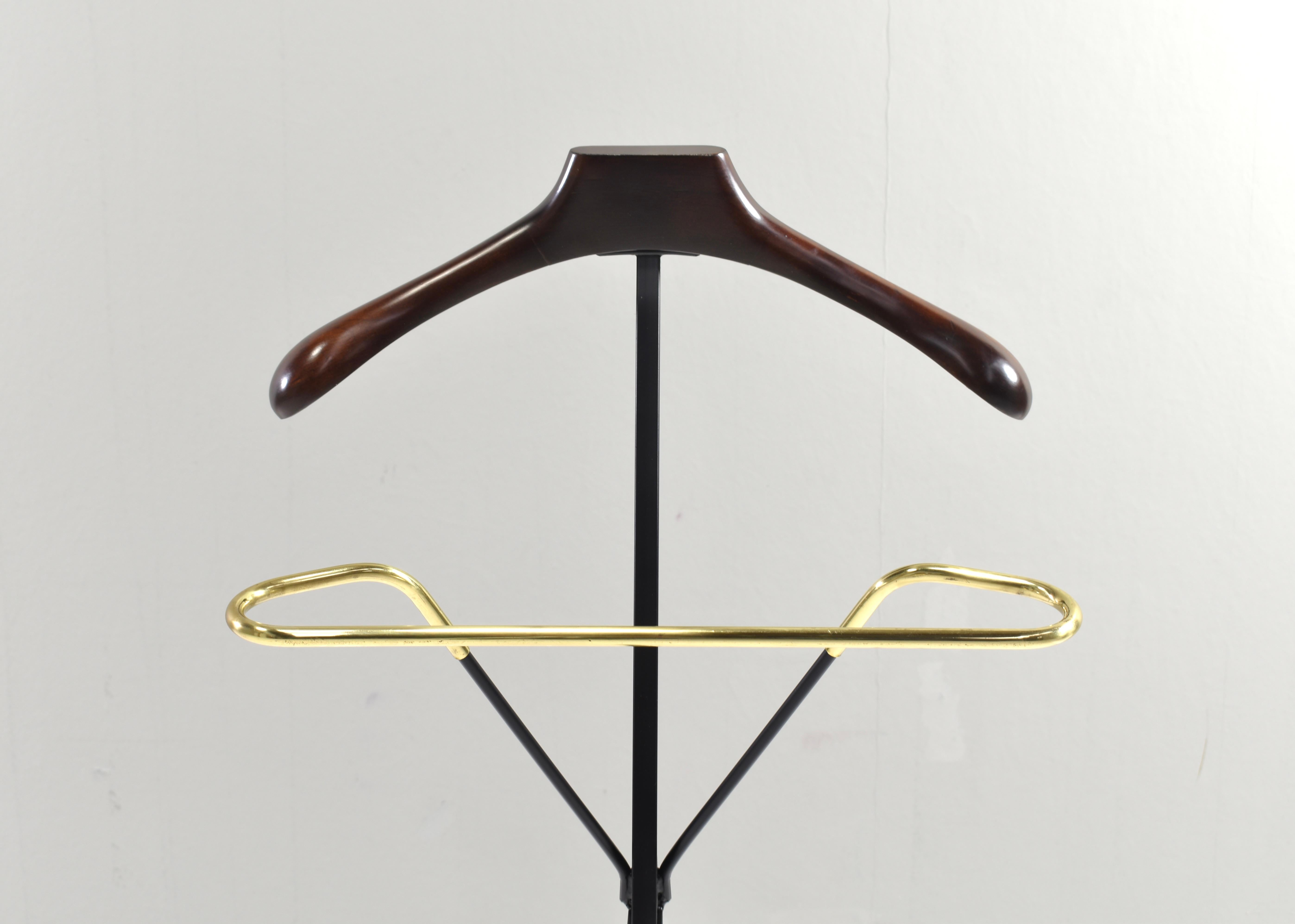 Metal Fratelli Reguitti folding valet stand / suit rack in brass, Italy – circa 1 For Sale