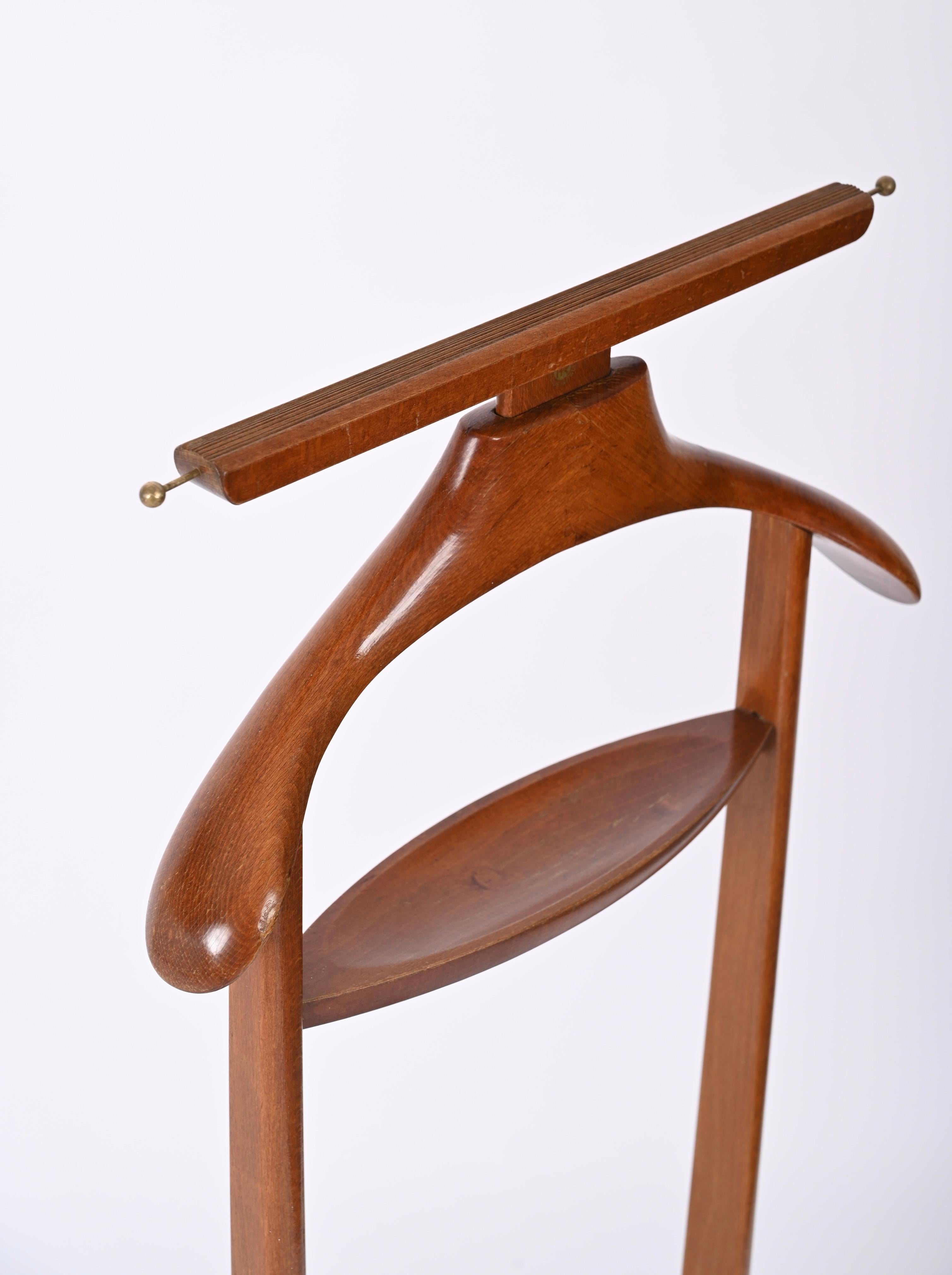 Fratelli Reguitti Midcentury Valet Stand in Beechwood and Brass, Italy, 1960s 1