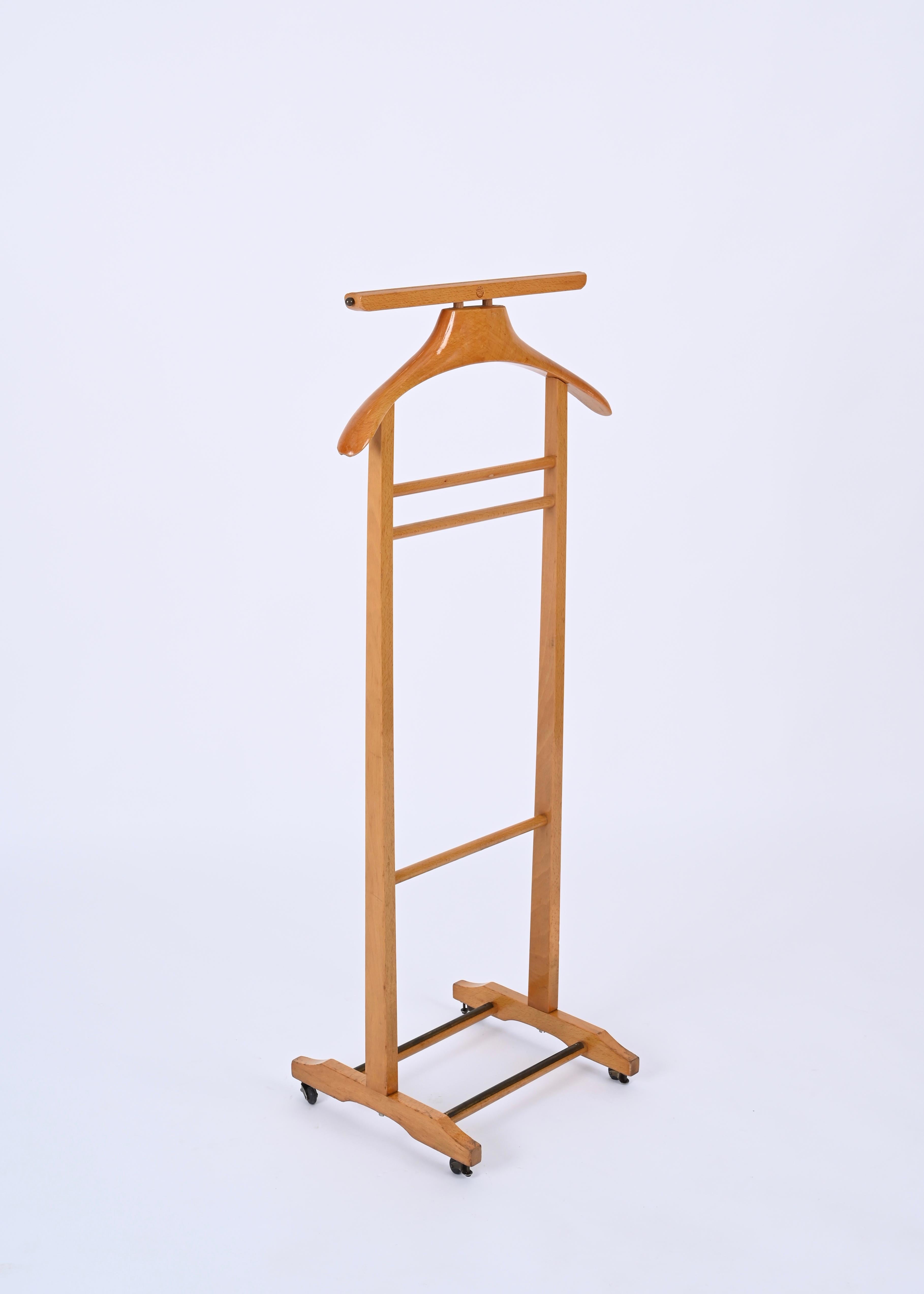 Fratelli Reguitti Midcentury Valet Stand in Beechwood and Brass, Italy, 1960s For Sale 2