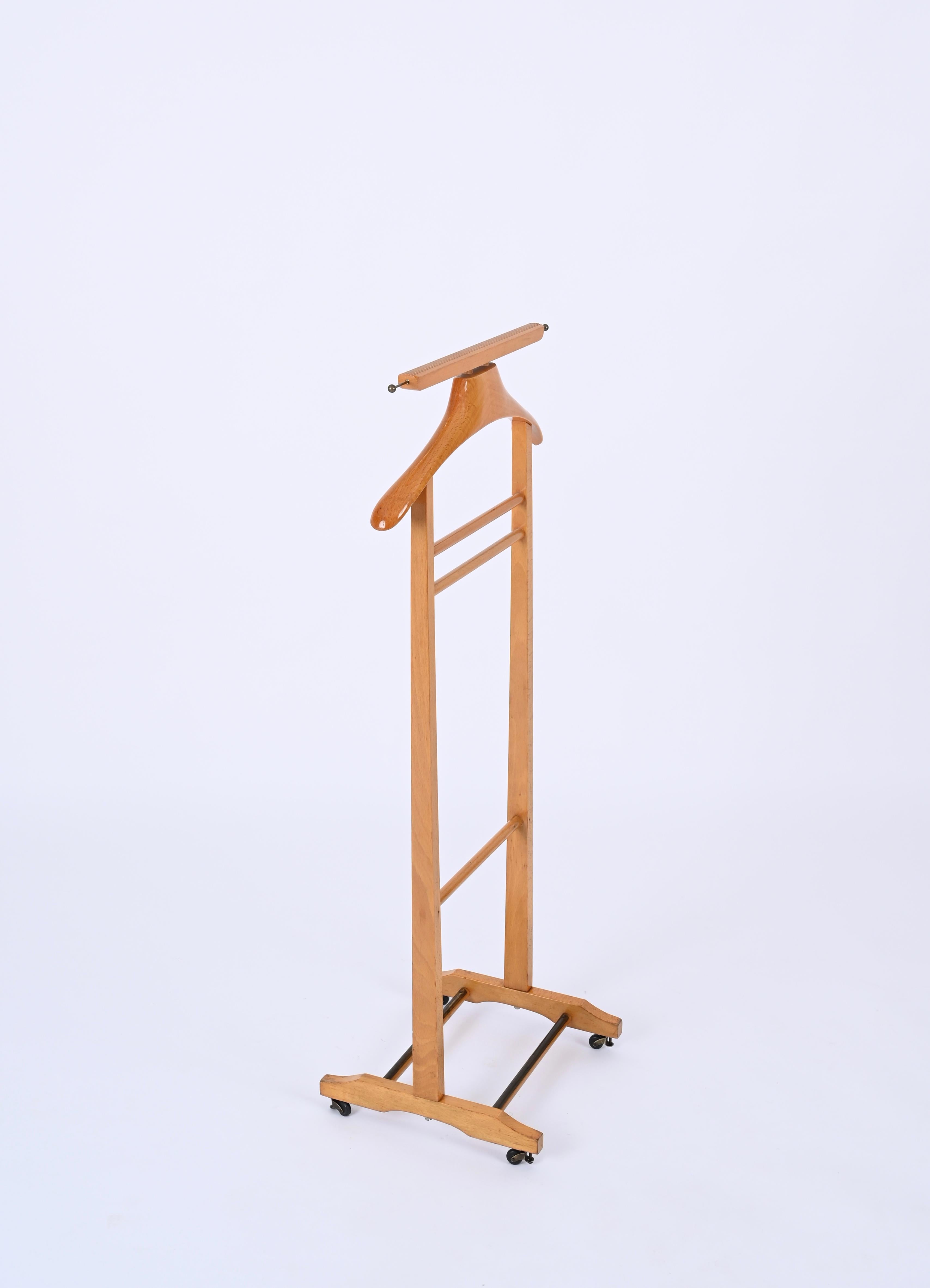 Fratelli Reguitti Midcentury Valet Stand in Beechwood and Brass, Italy, 1960s For Sale 4
