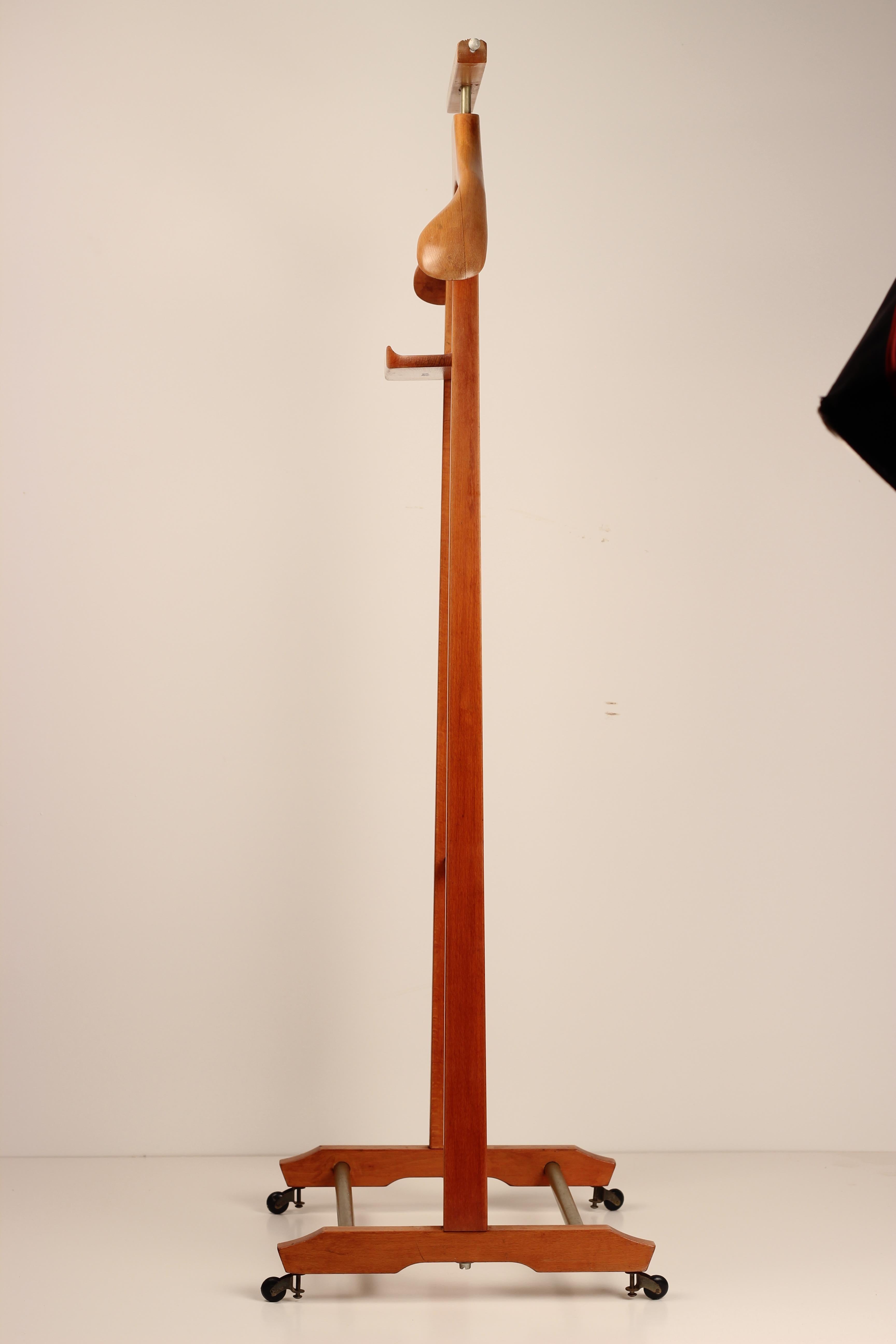 Fratelli Reguitti Modernistischer Valet Stand, Italien, 1950er Jahre im Angebot 14