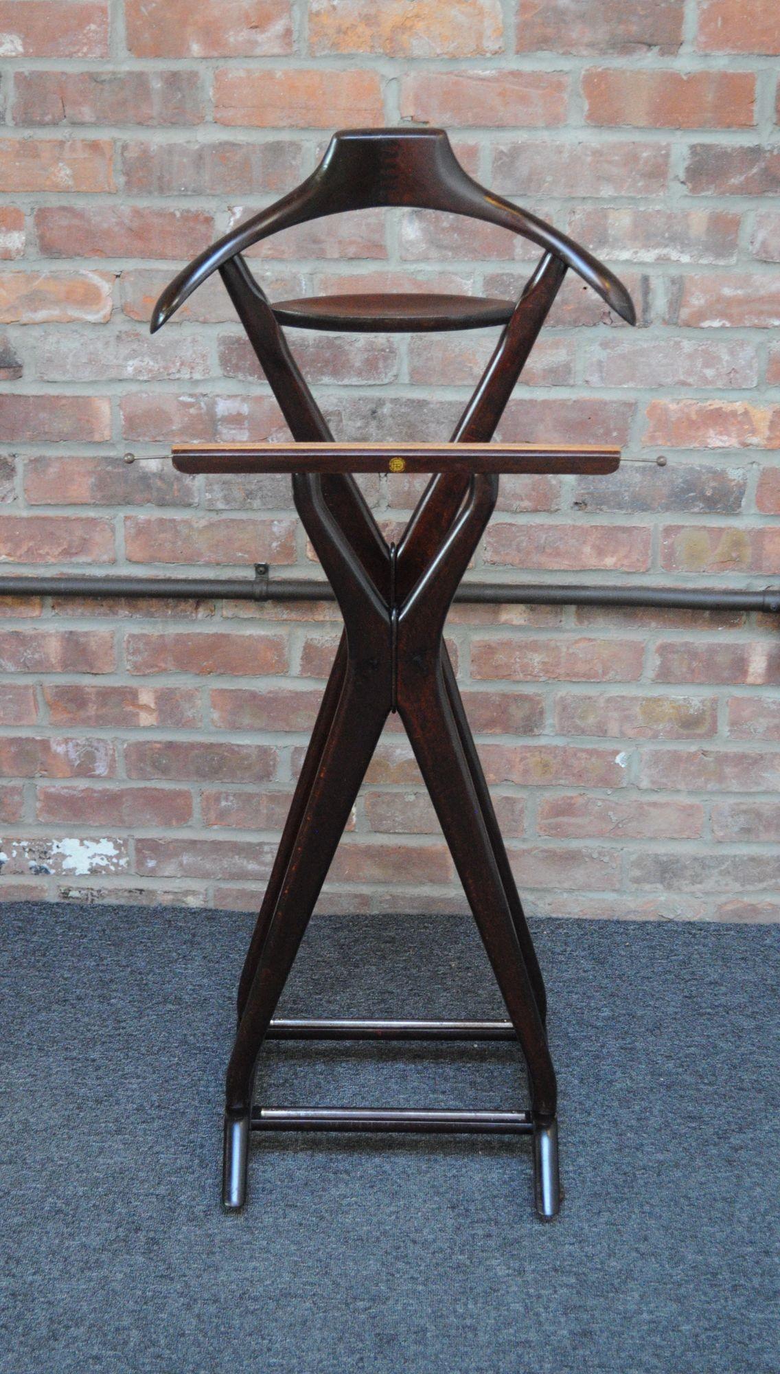 Fratelli Reguitti Sculptural Stained Maple Valet in the Style of Ico Parisi For Sale 11