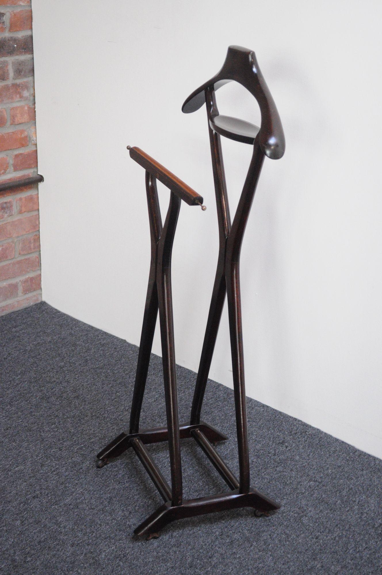 Fratelli Reguitti Sculptural Stained Maple Valet in the Style of Ico Parisi For Sale 13
