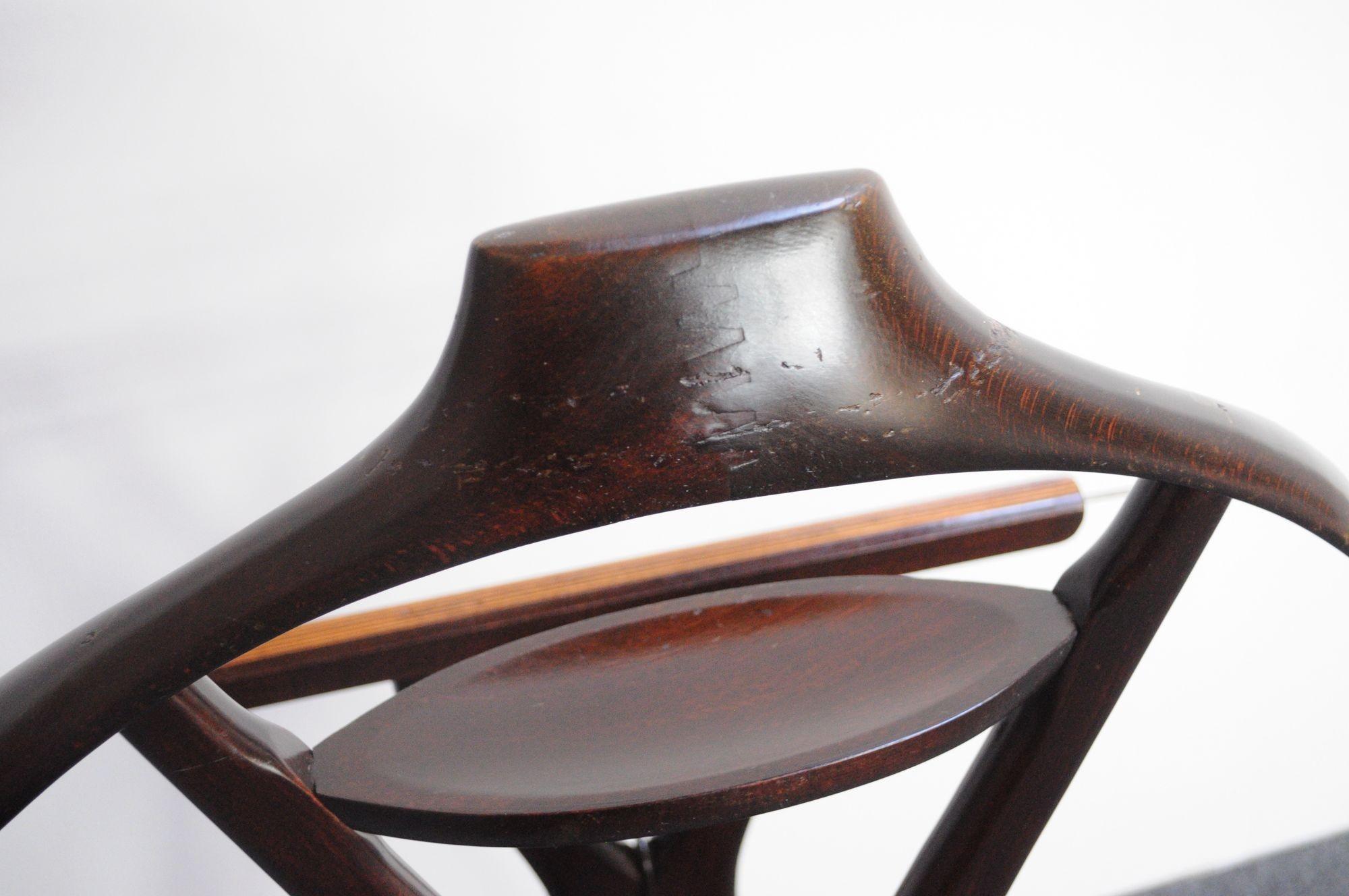 Mid-20th Century Fratelli Reguitti Sculptural Stained Maple Valet in the Style of Ico Parisi For Sale