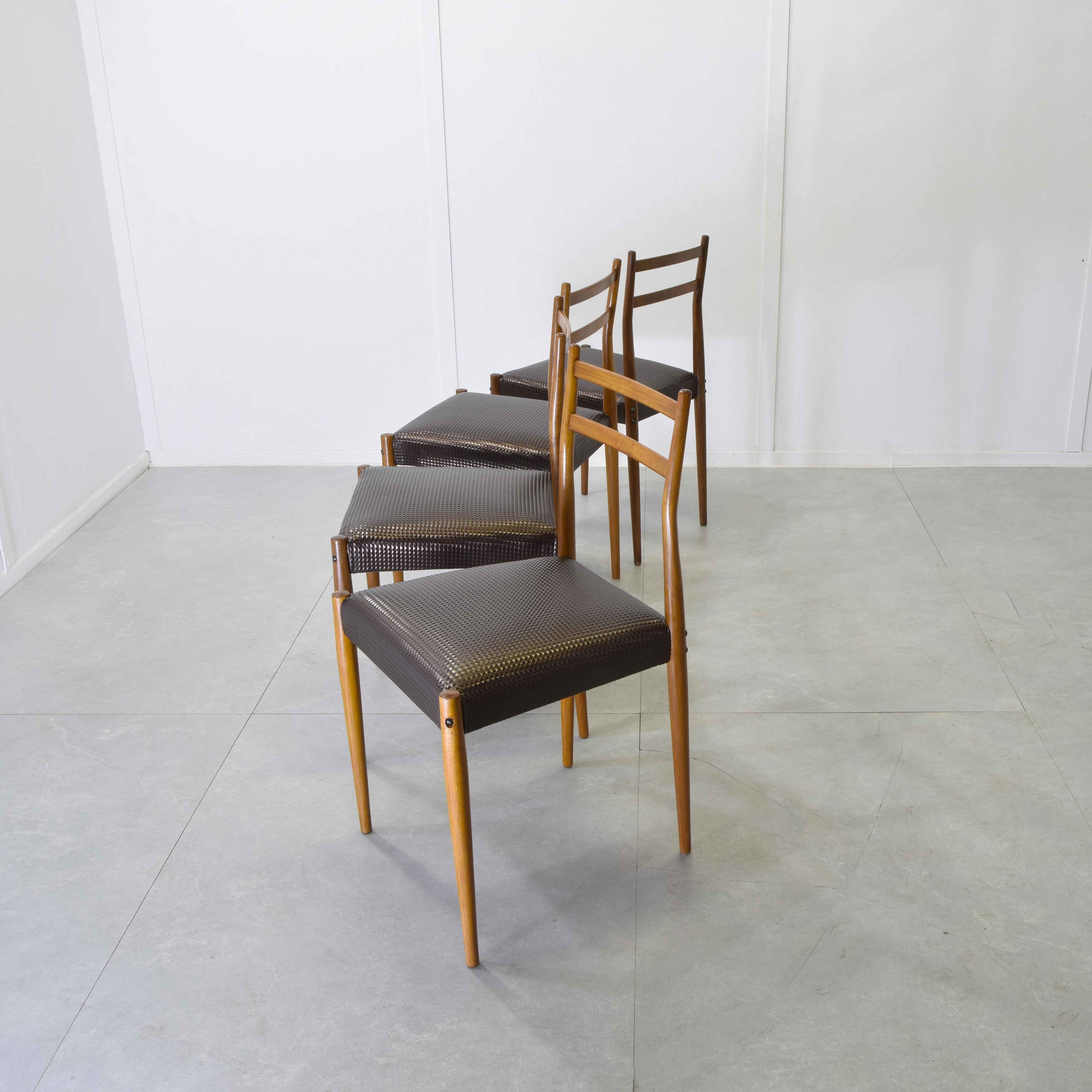 Milieu du XXe siècle Fratelli Reguitti set de chaises Gio Ponti. en vente