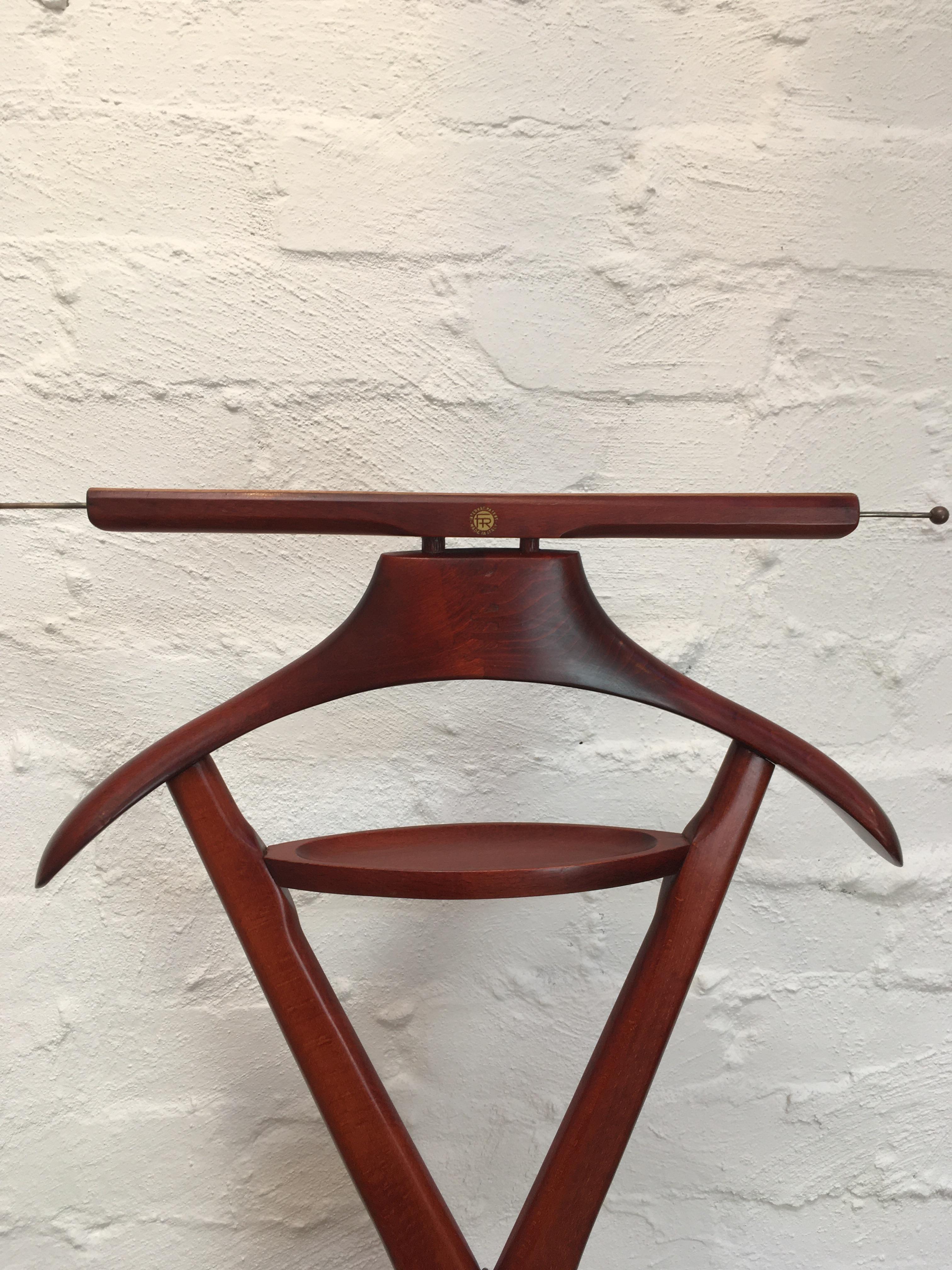 Stained Fratelli Reguitti Valet Stand in the Style of Parisi 1960s Mahogany Beech For Sale