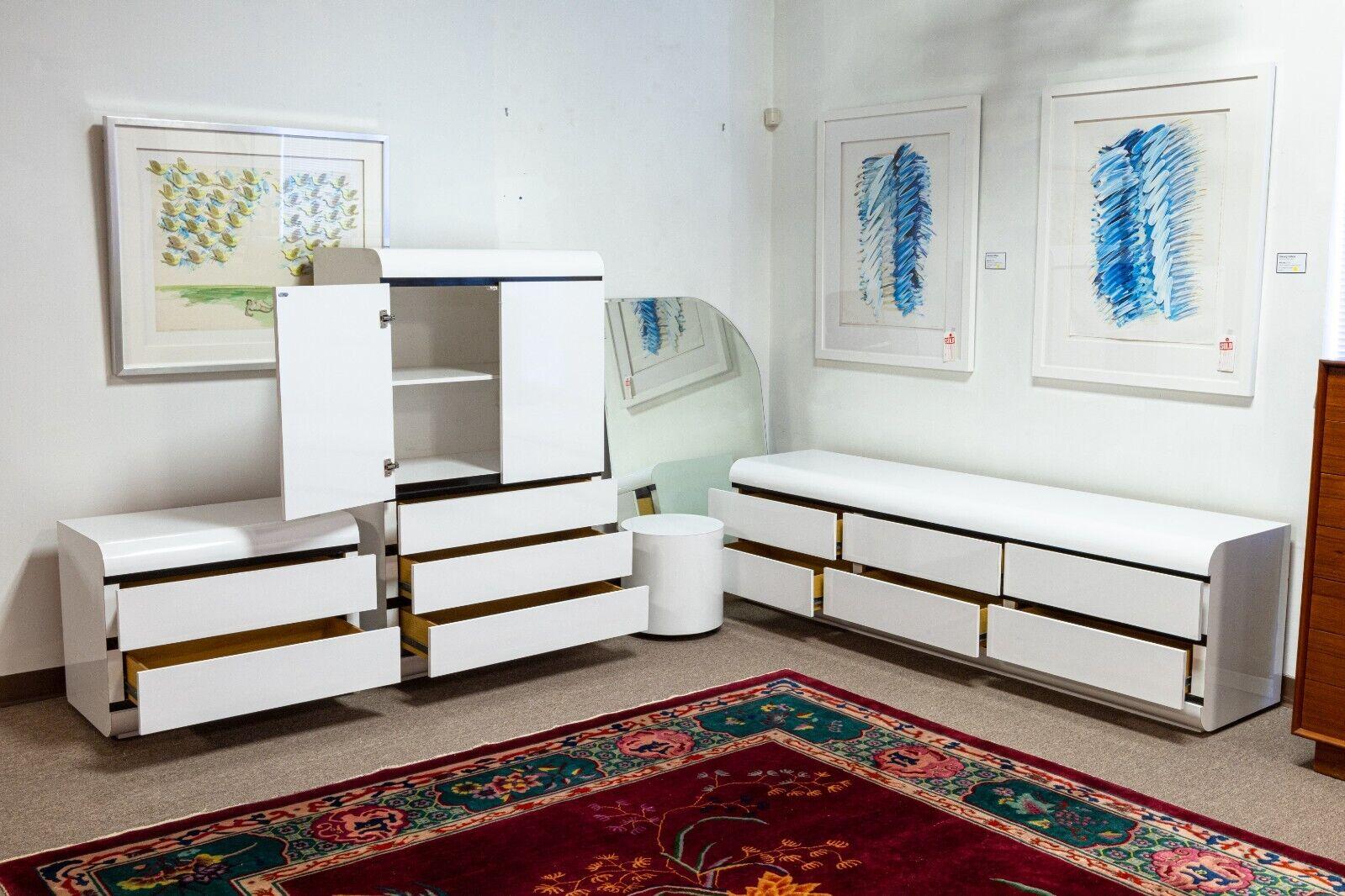 Fratelli Saporiti Contemporary Modern White Lacquered 5pc Bedroom Set For Sale 4