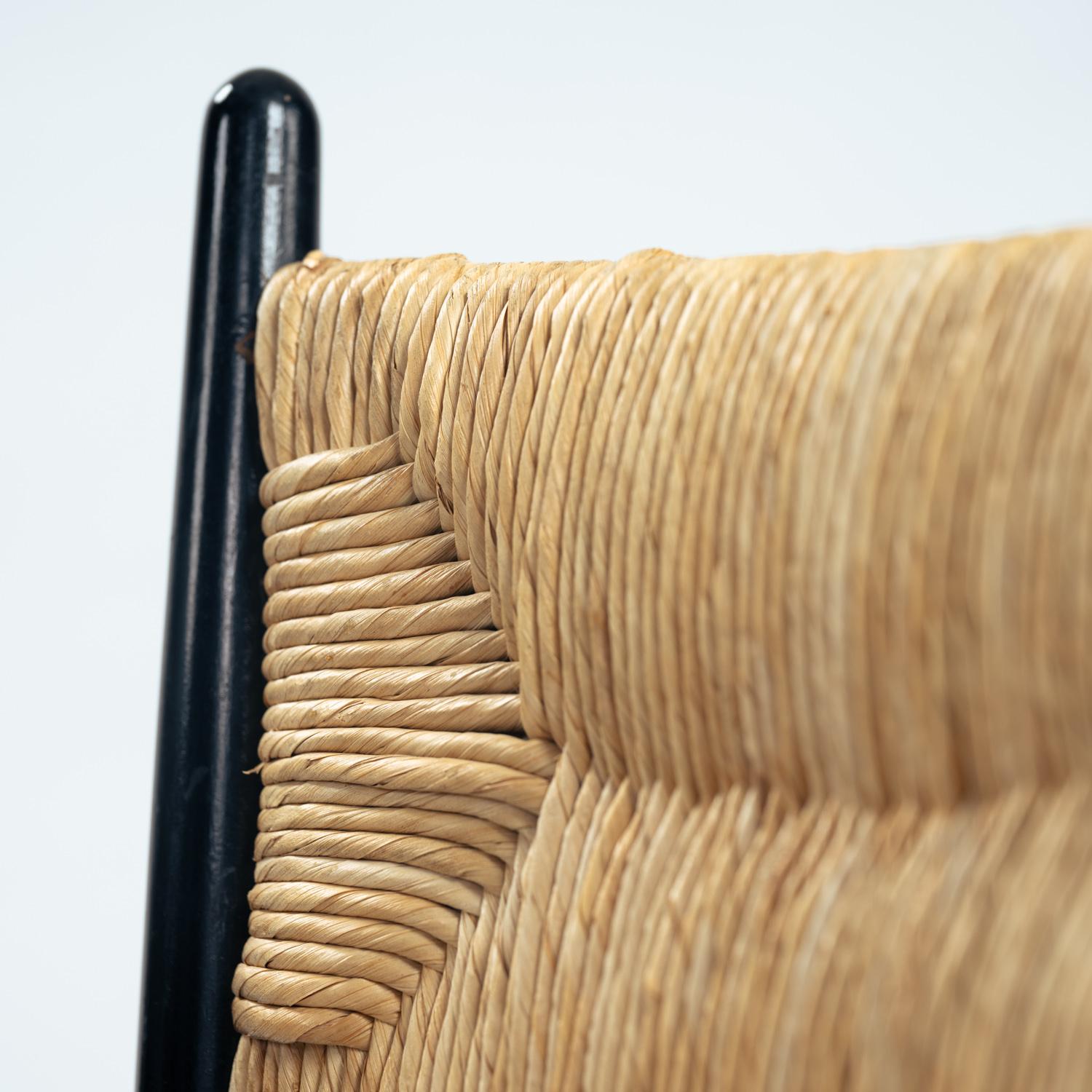 Fratelli Spinetto Chiavari Dining Chairs in black ebonized Wood, Straw, Italy For Sale 6