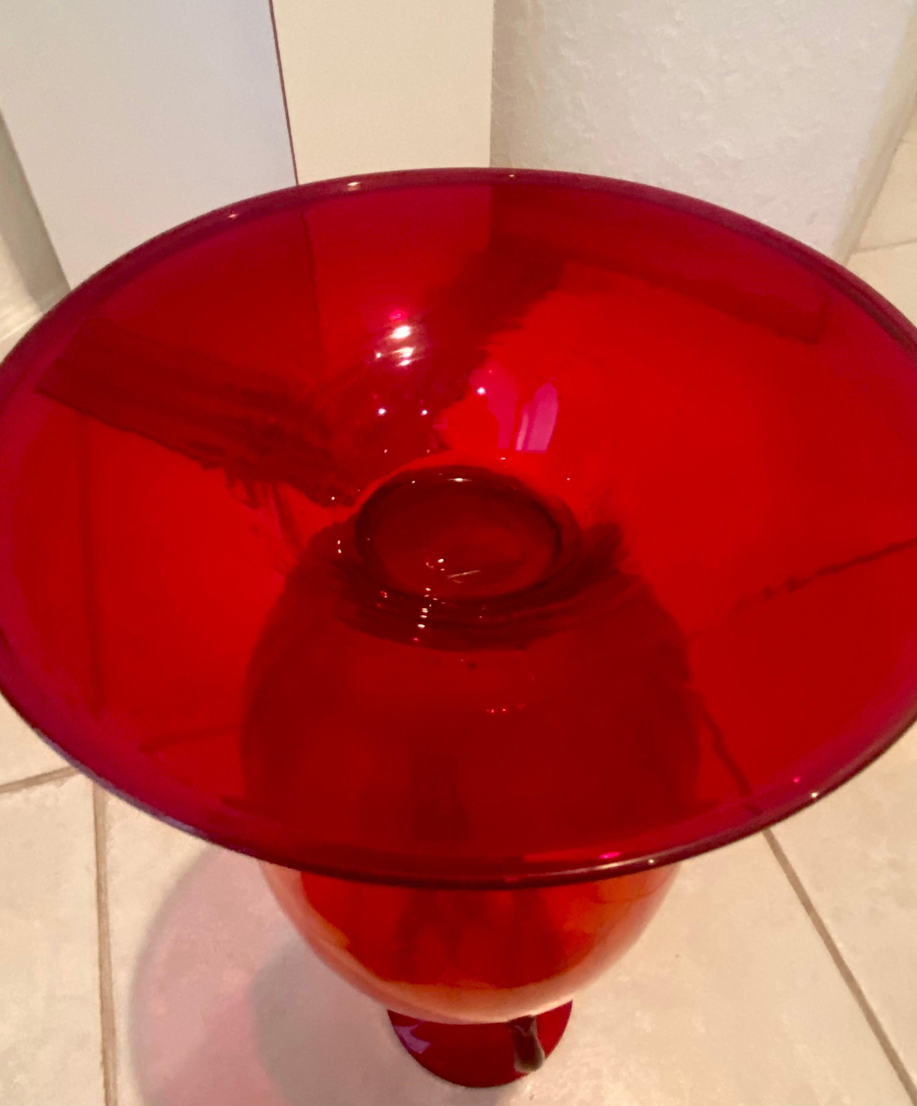 Fratelli Toso  Vaso monumentale in vetro rosso di Murano alto 18 pollici del 1930 in vendita 7