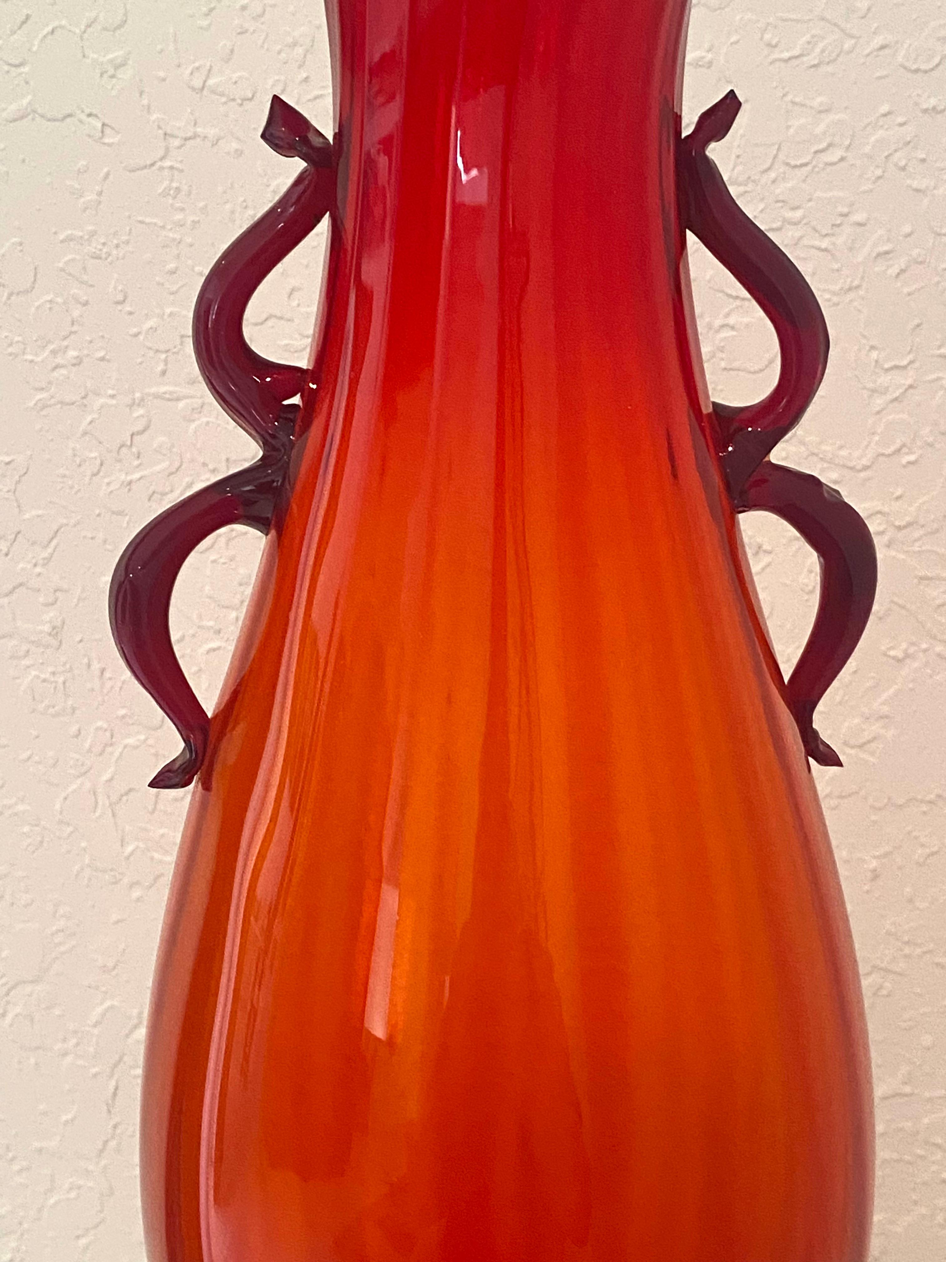 Fratelli Toso  Vaso monumentale in vetro rosso di Murano alto 18 pollici del 1930 in vendita 1