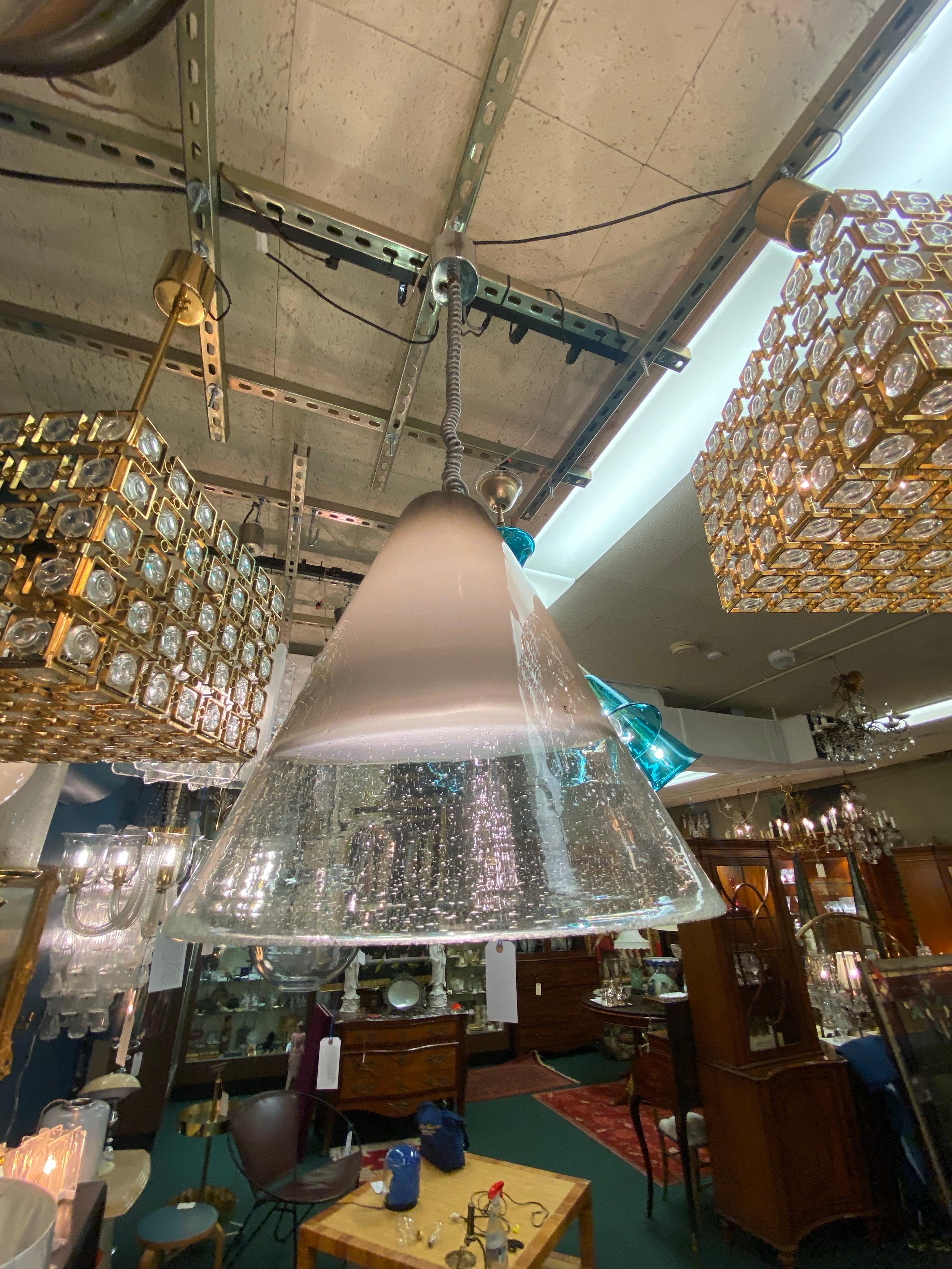 Fratelli Toso 1960s Hand Blown Pulegoso Glass Cone Pendant Light For Sale 2