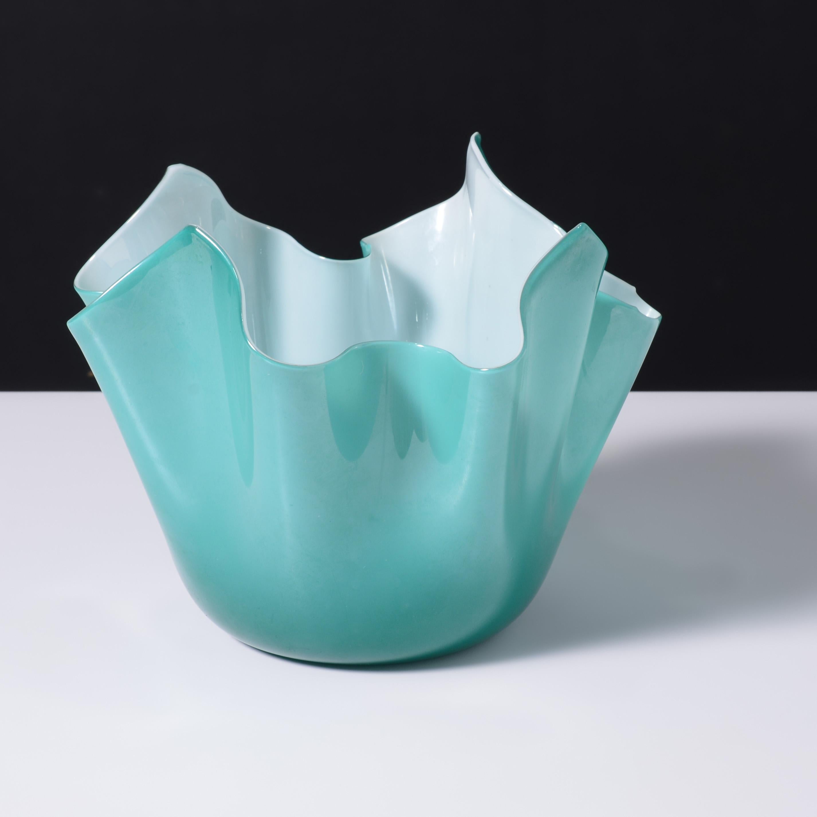 Artista/Designer; Produttore: Fratelli Toso (Italia)
Marcatura(e); note: nessuna marcatura(e) evidente(i)
Materiali: vetro
Dimensioni (H, L, P): 6,5 