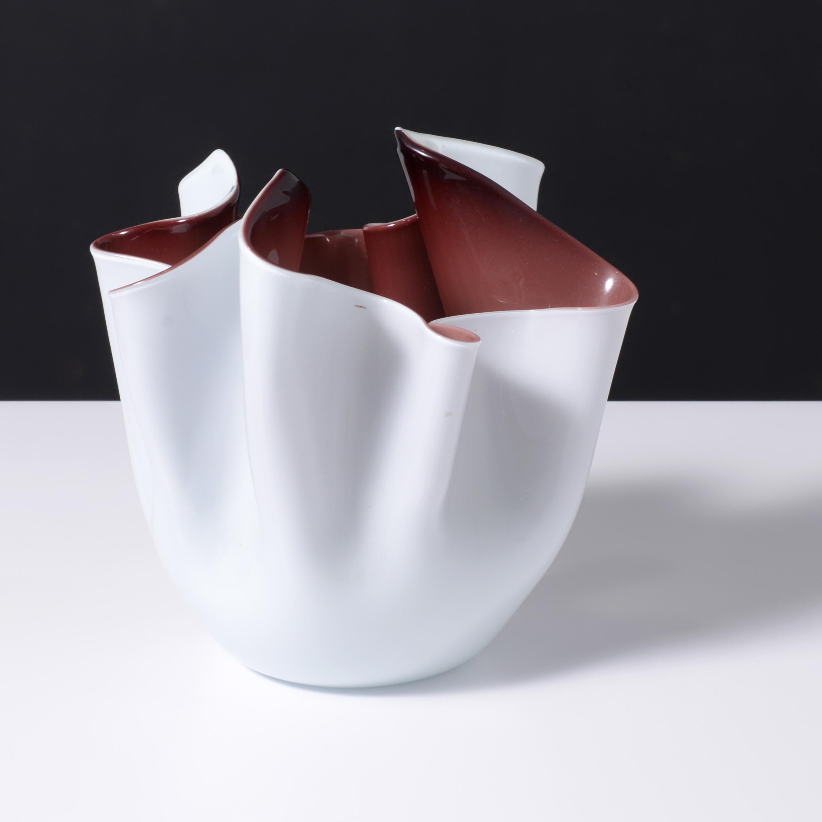 Artista/Designer; Produttore: Fratelli Toso (Italia)
Marcatura(e); note: nessuna marcatura(e) evidente(i)
Materiali: vetro
Dimensioni (H, L, P): 8,5