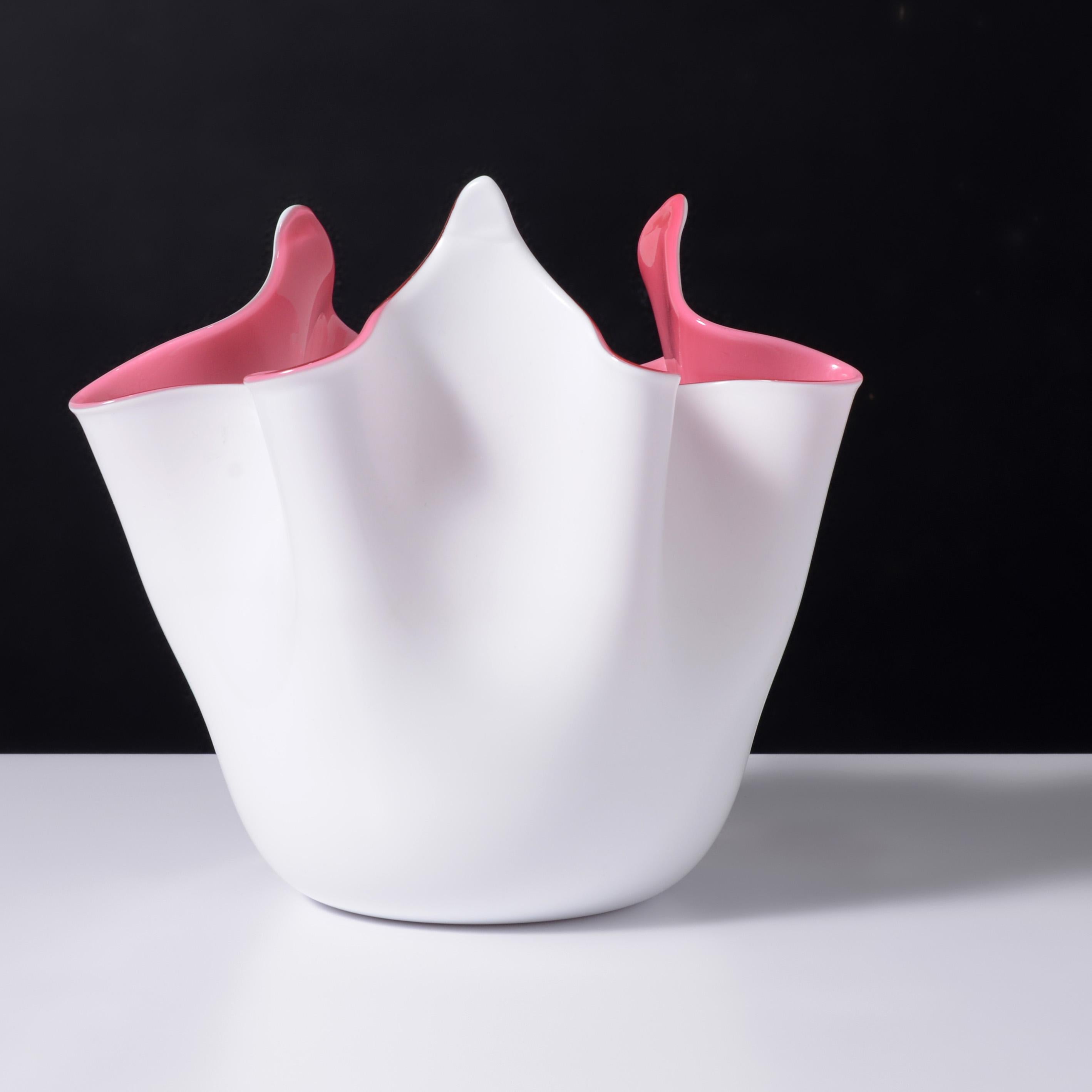 Artista/Designer; Produttore: Fratelli Toso (Italia)
Marcatura(e); note: nessuna marcatura(e) evidente(i)
Materiali: vetro
Dimensioni (H, L, P): 8,75