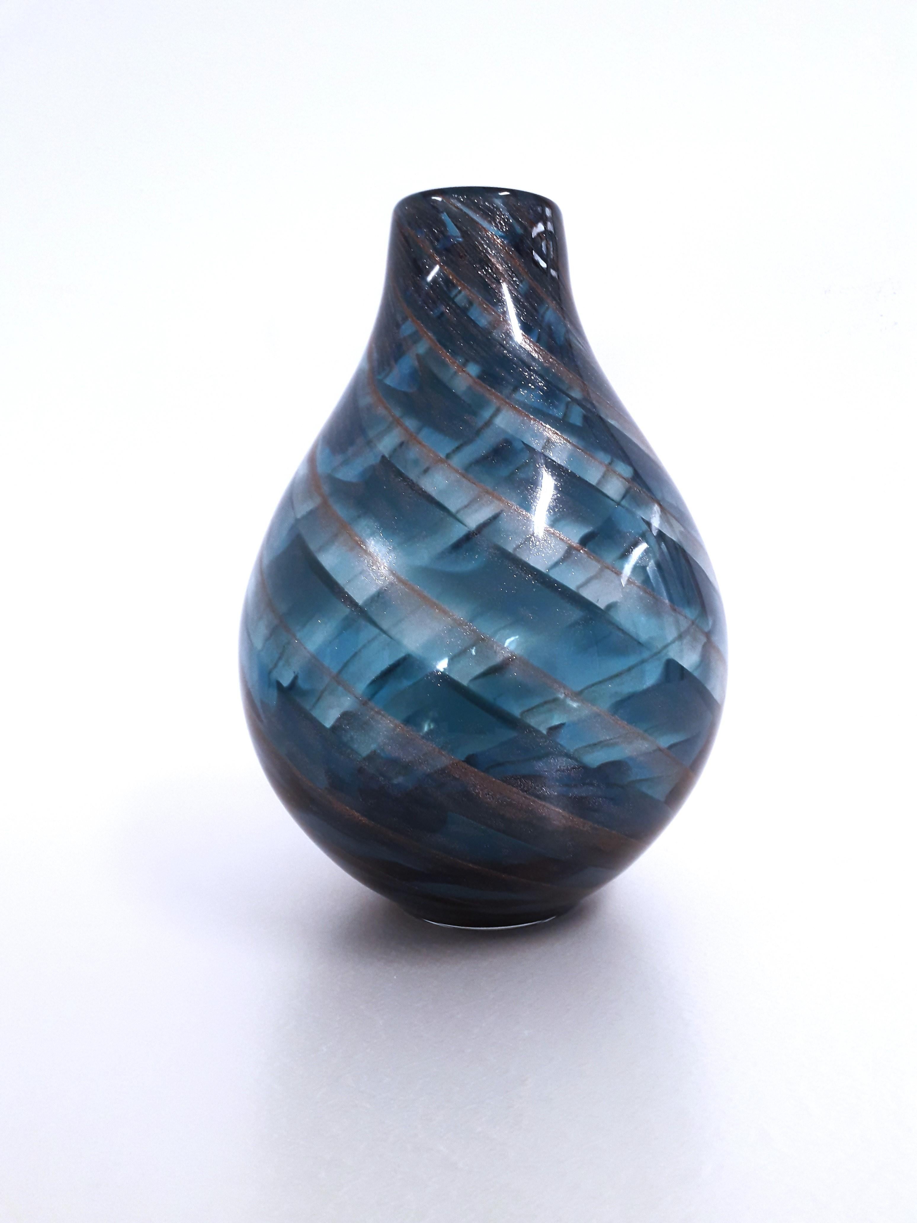 Milieu du XXe siècle Fratelli Toso - Grand vase Art Déco en verre de Murano bleu or en forme de goutte d'eau