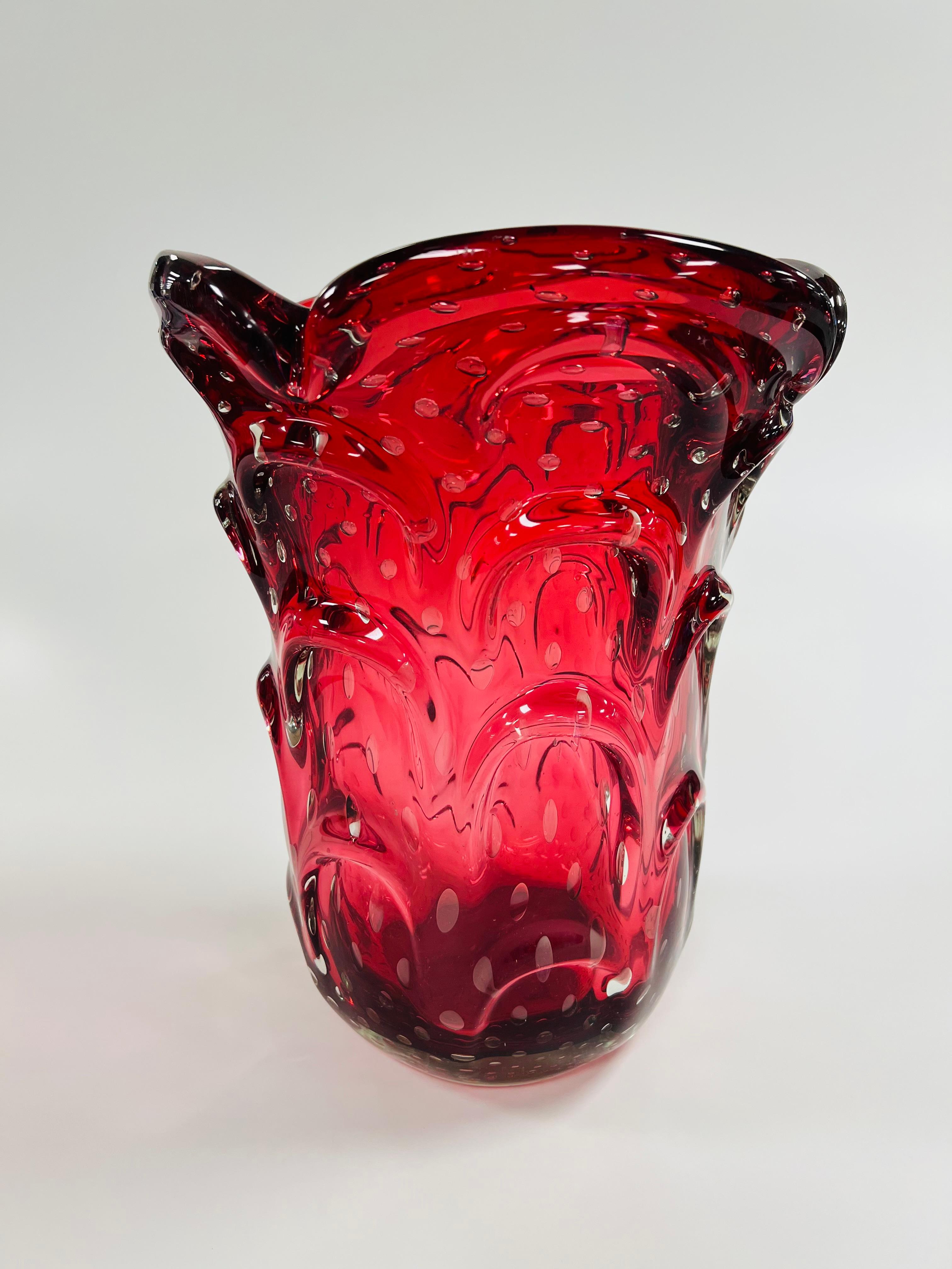 Mid-Century Modern Fratelli Toso large red vase in Murano Glass circa 1950 For Sale
