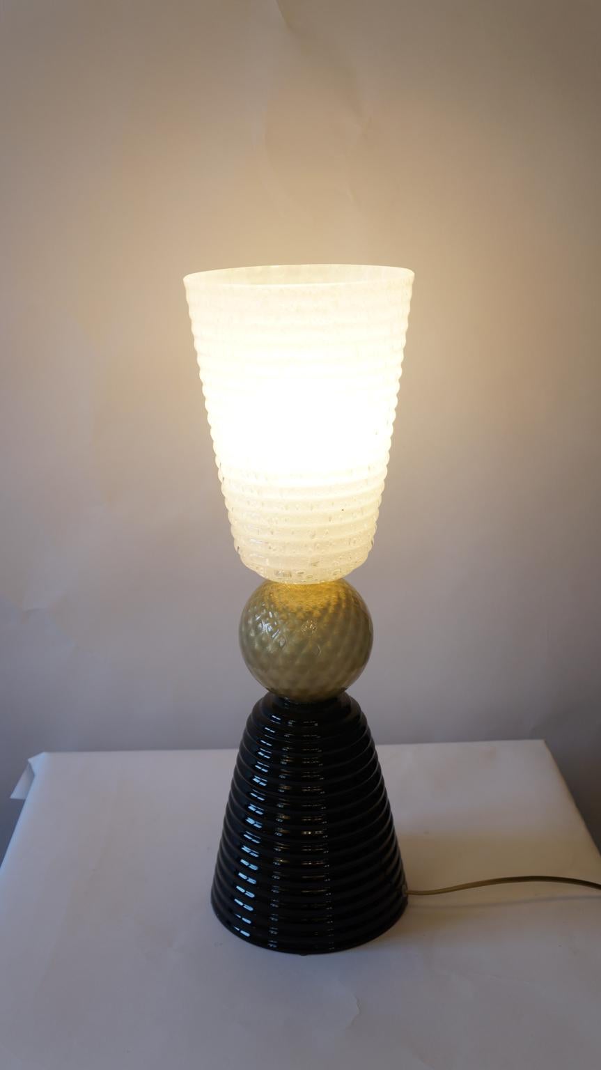 Fratelli Toso Mid-Century Modern Black White Two Murano Glass Table Lamps, 1975 For Sale 6