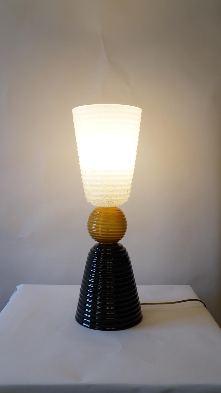 Fratelli Toso Mid-Century Modern Black White Two Murano Glass Table Lamps, 1975 For Sale 14