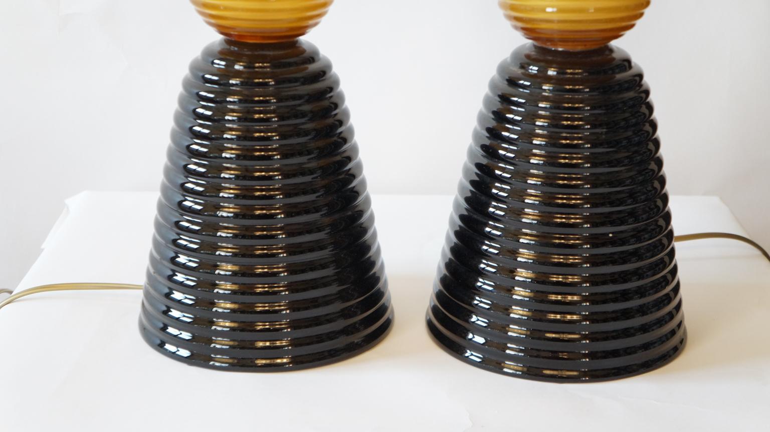 Fratelli Toso Mid-Century Modern Black White Two Murano Glass Table Lamps, 1975 For Sale 2