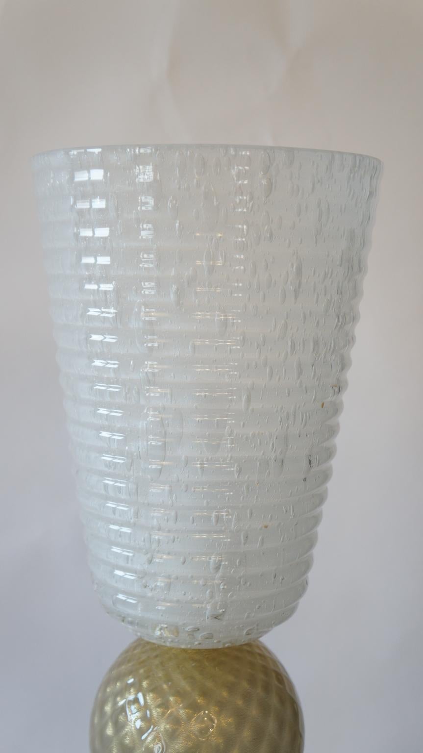 Fratelli Toso Mid-Century Modern Schwarz Weiß Zwei Murano Glas Tischlampen, 1975 im Angebot 2