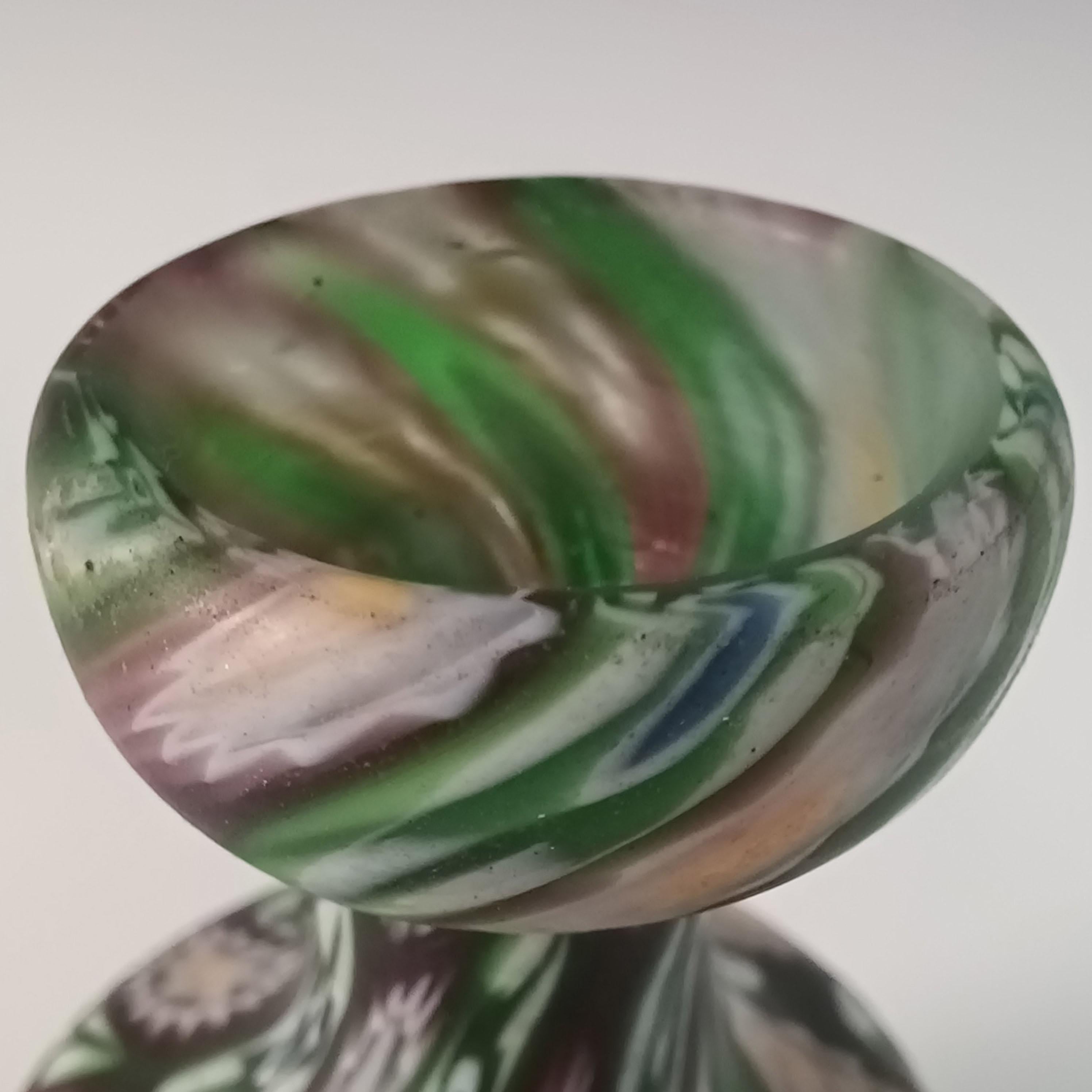 Fratelli Toso Jarrón de cristal Millefiori Canes Murano Verde y Violeta siglo XX en venta